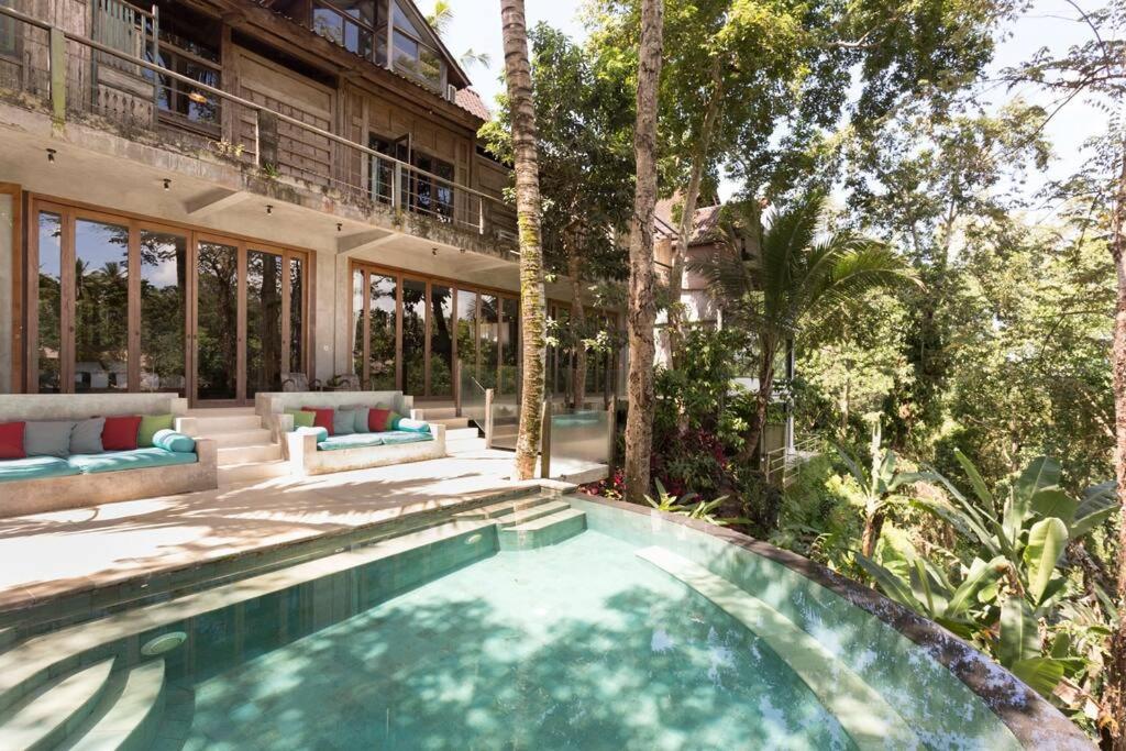 Riverview Gardens Vila