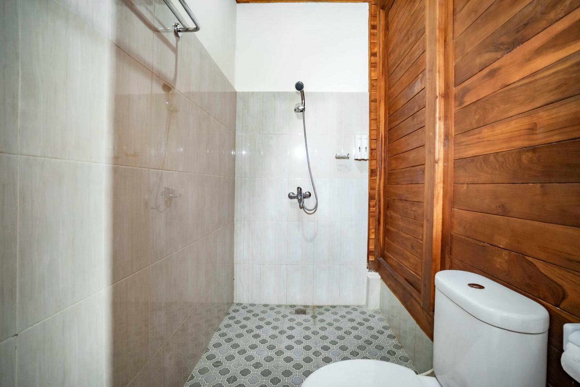 Guest house Pak'vo'house *