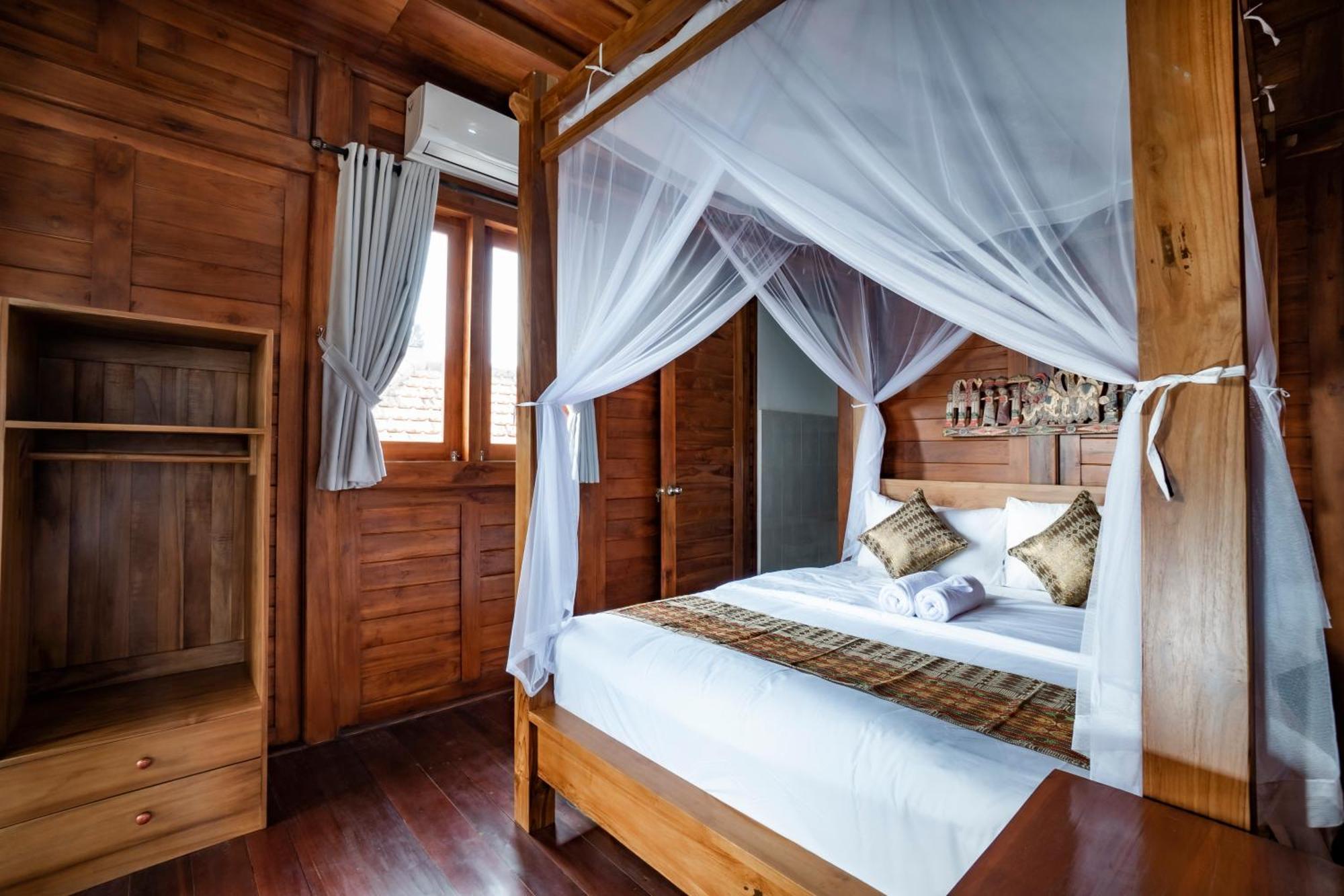 Guest house Pak'vo'house *