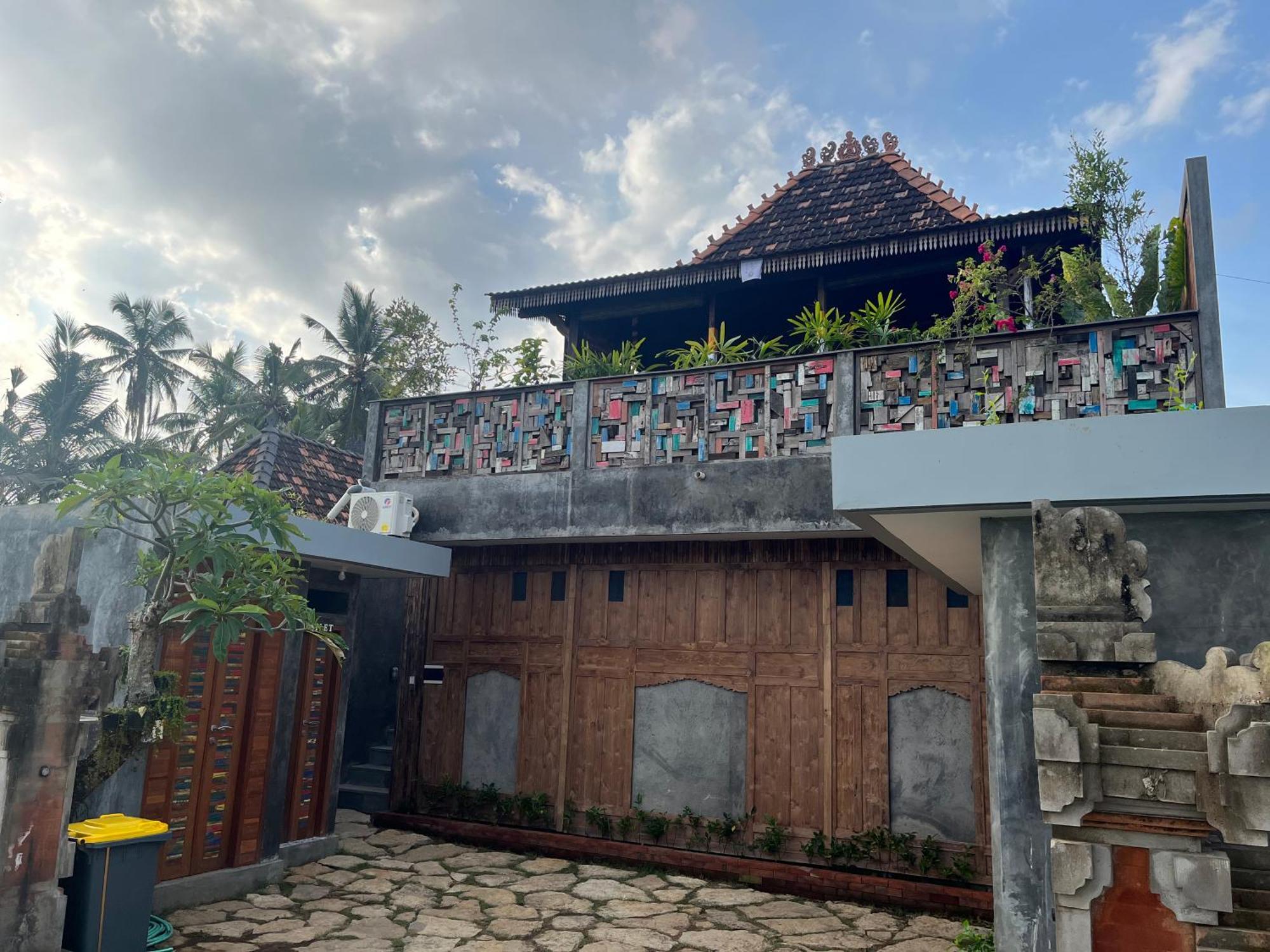 Villa Eka Wood