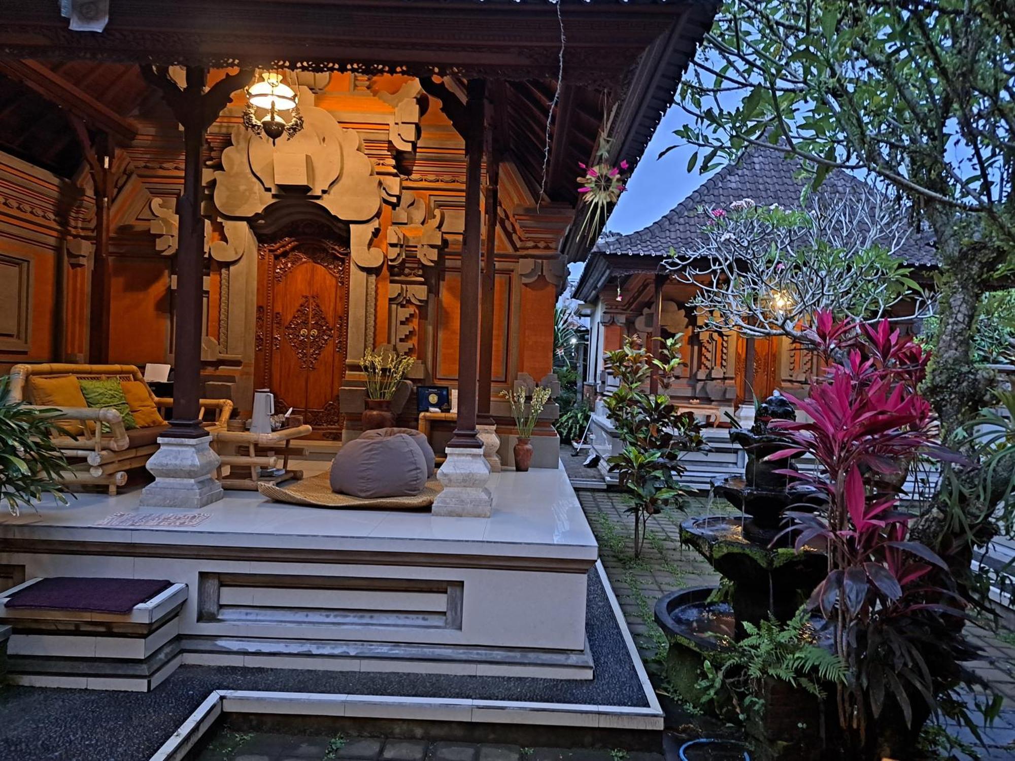Sahadewa House Guest house