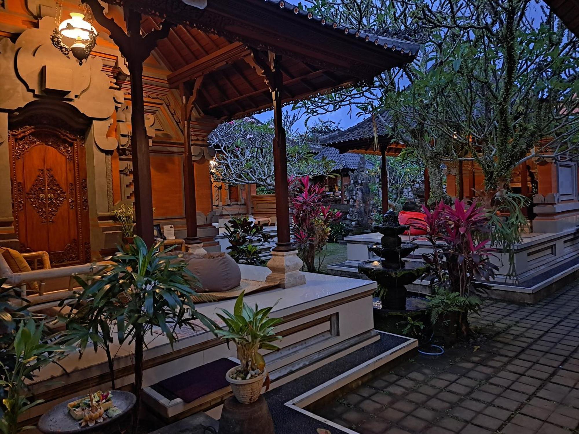 Guest house Sahadewa House 2*