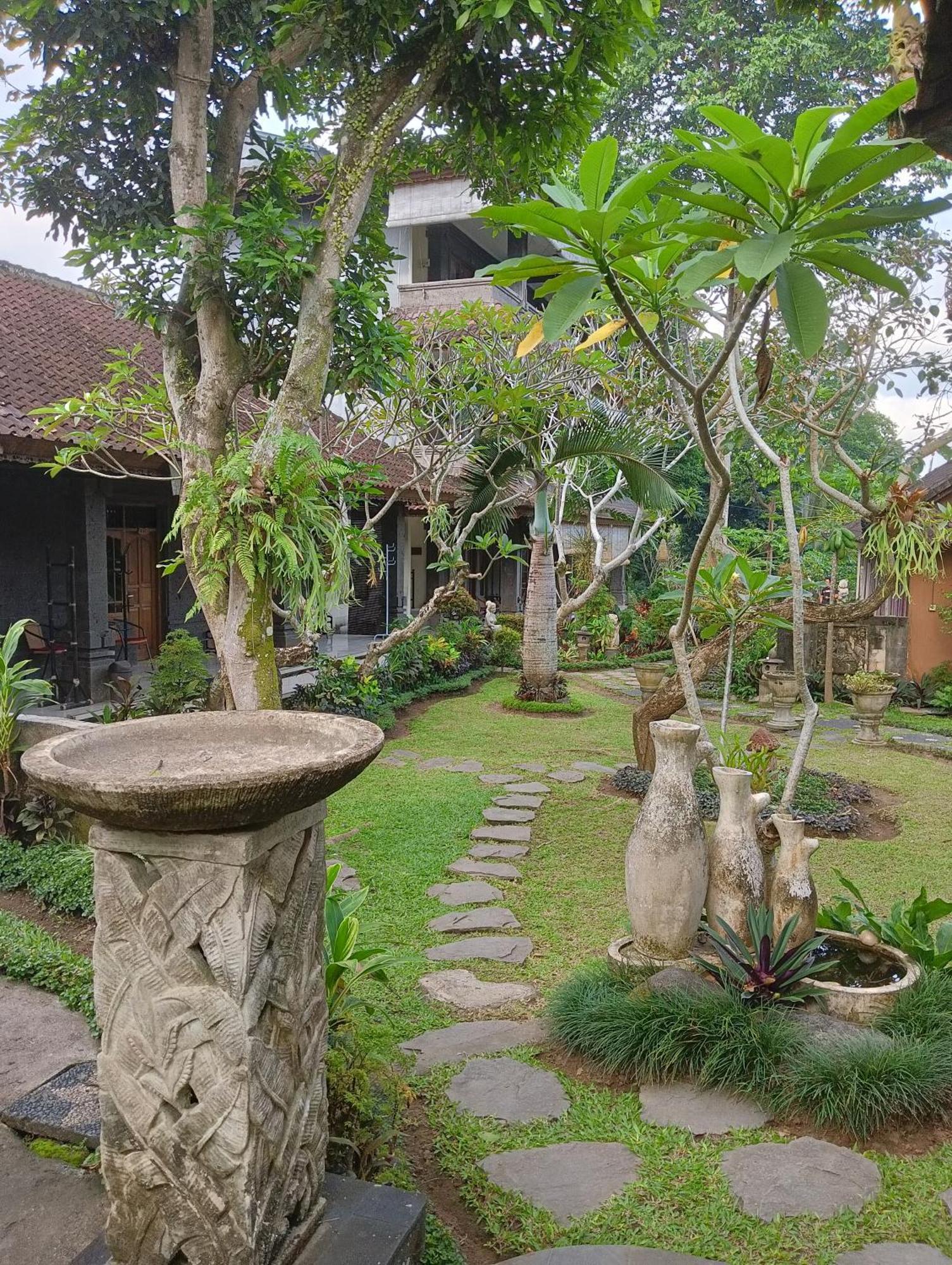 Wisma tamu Liyer Spirit House