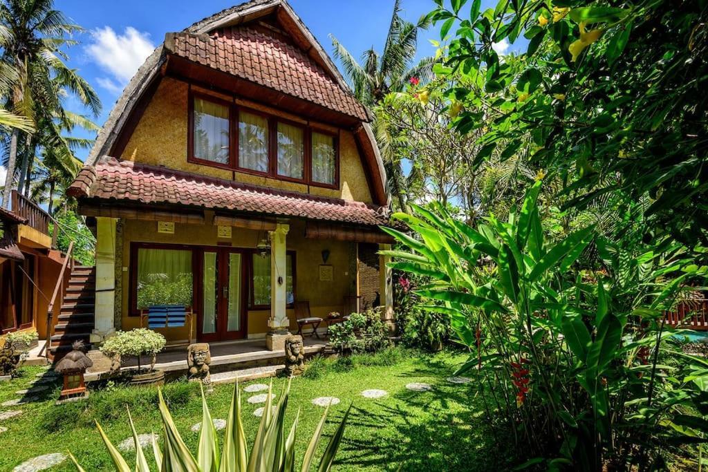 Villa Tunjung Biru 3br Balinese House Cyn *