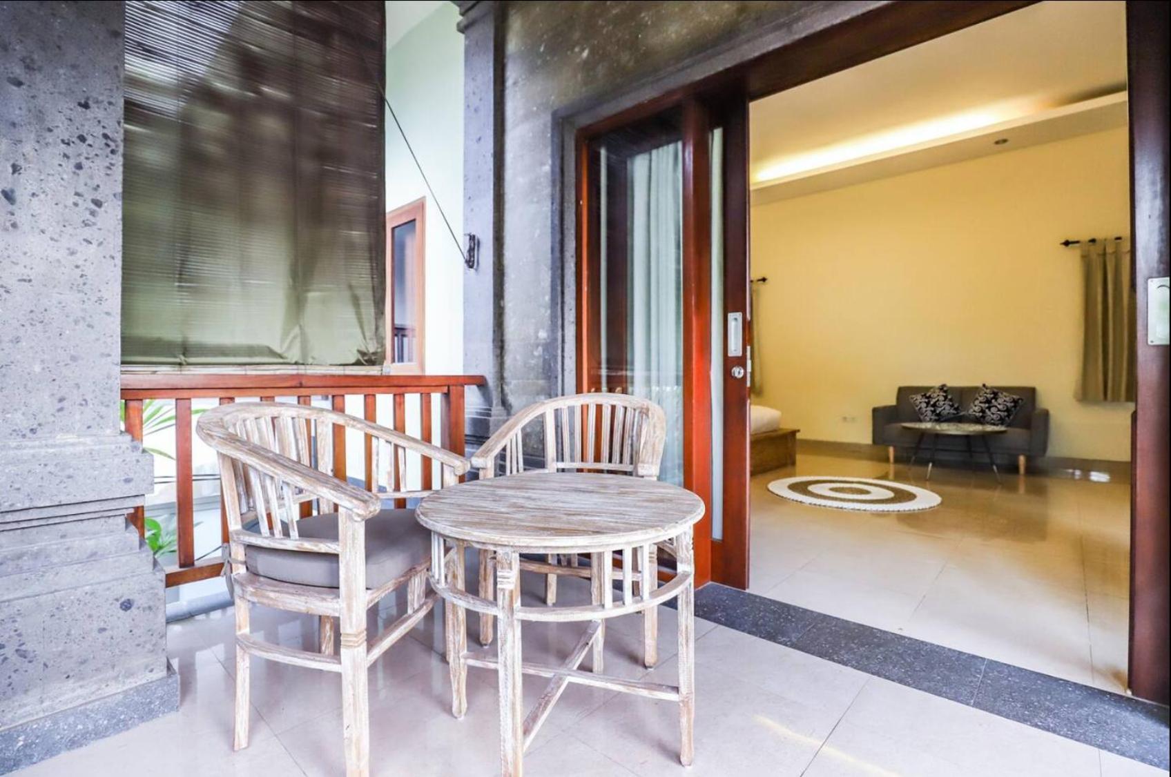 Villa Family Villa: Classic House, Modern Standards