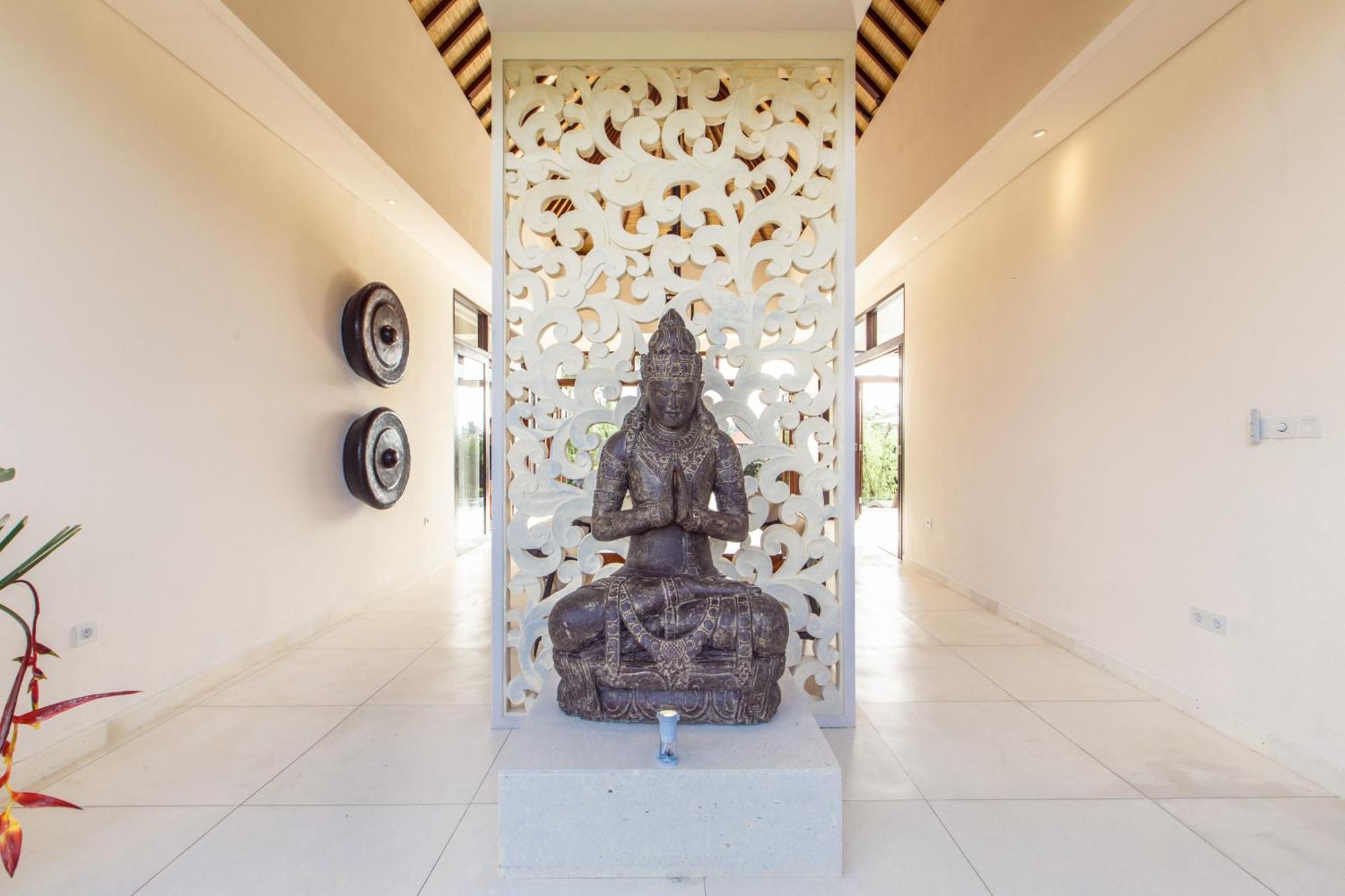 Spacious And Luxury Modern With Huge Garden And Pool *