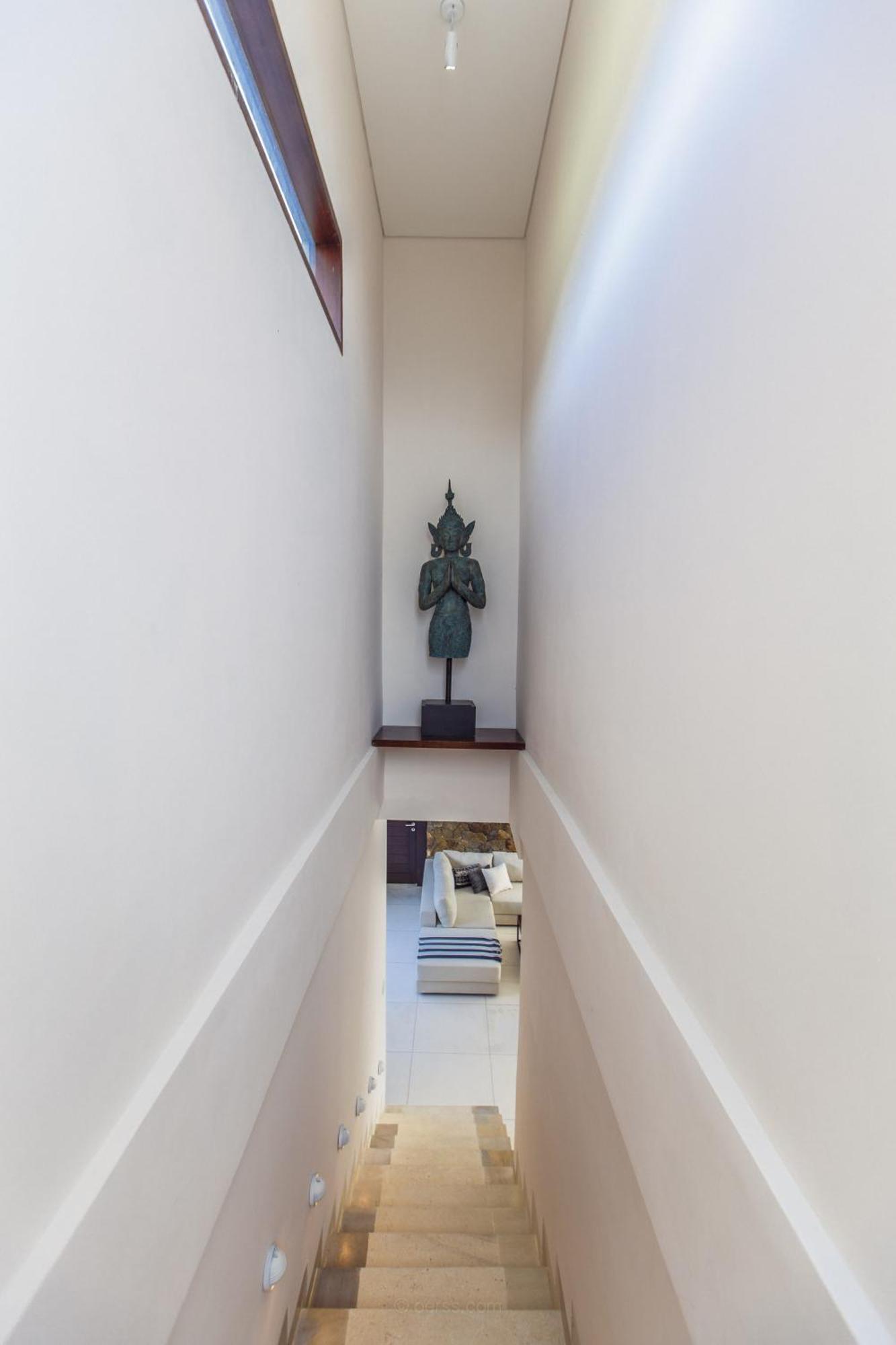 Spacious And Luxury Modern With Huge Garden And Pool Villa *