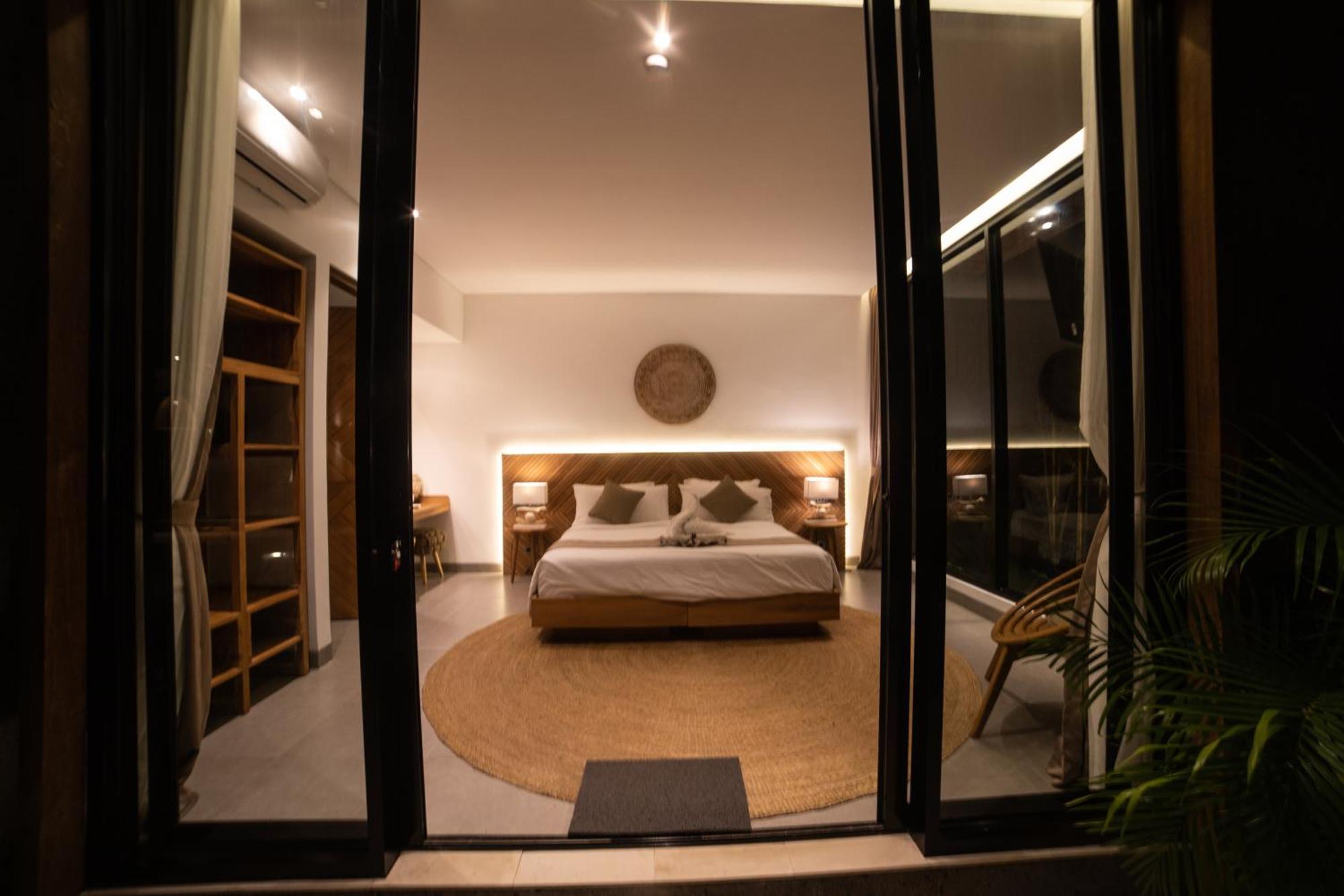 Sunny Side Private Pool And Free Xmax Bike Villa *