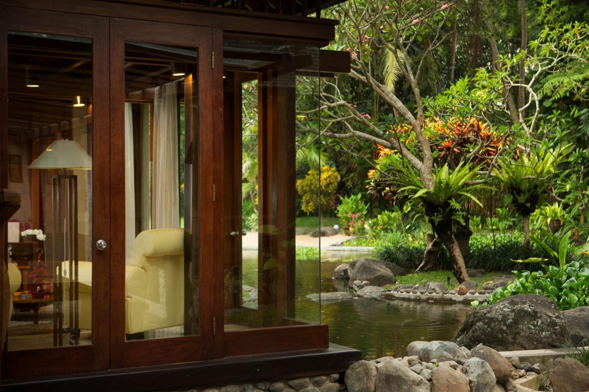Villa Kamaniiya River Sayan -