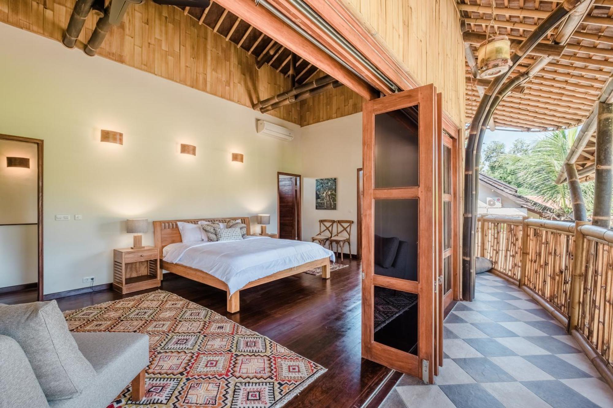 Bambooz Sari Villa *