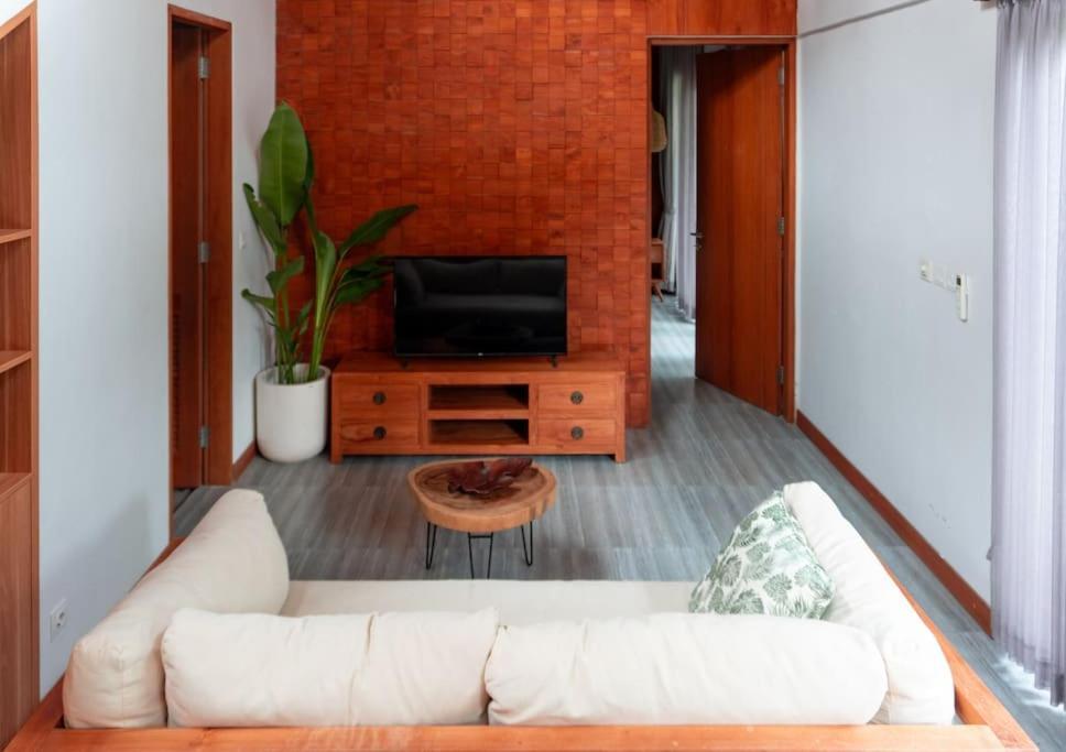 The Entire Modern In - Outerphi Suweta * Ubud (Bali)