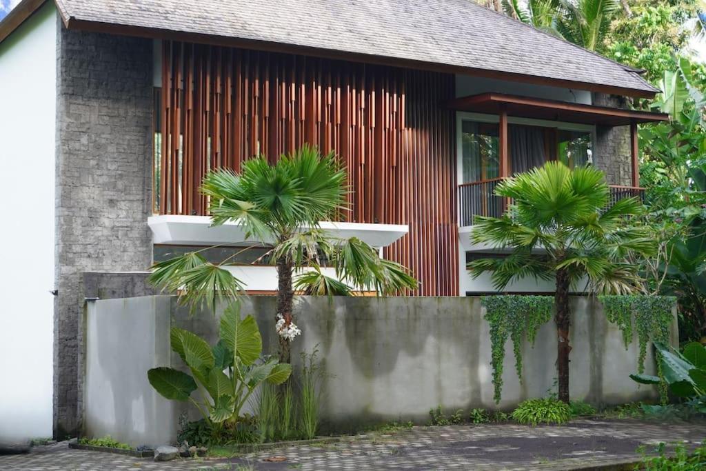 The Entire Modern In - Outerphi Suweta * Ubud (Bali)