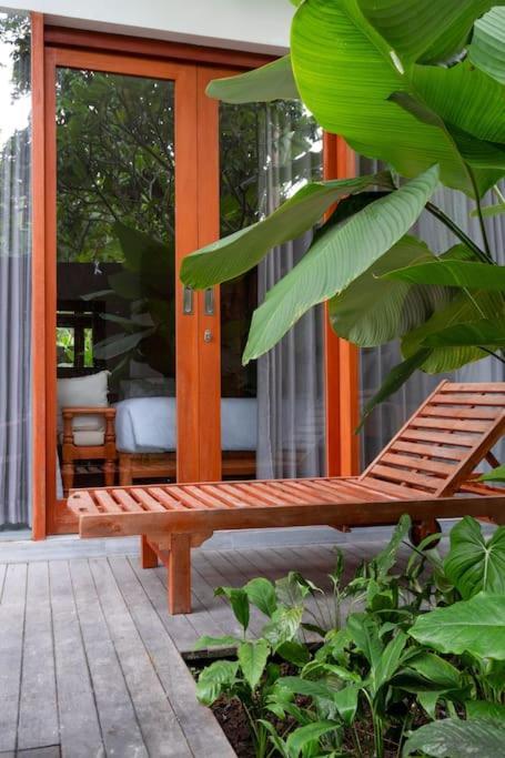 The Entire Modern In - Outerphi Suweta *