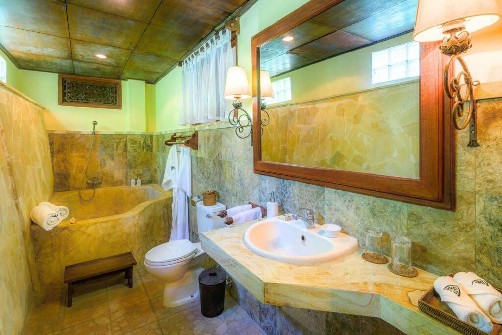 Jineng 5 Bedroom Private Pool With Stunning Garden By Basma Groups