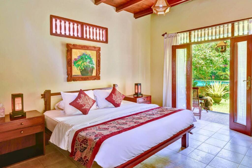 Jineng 5 Bedroom Private Pool With Stunning Garden By Basma Groups