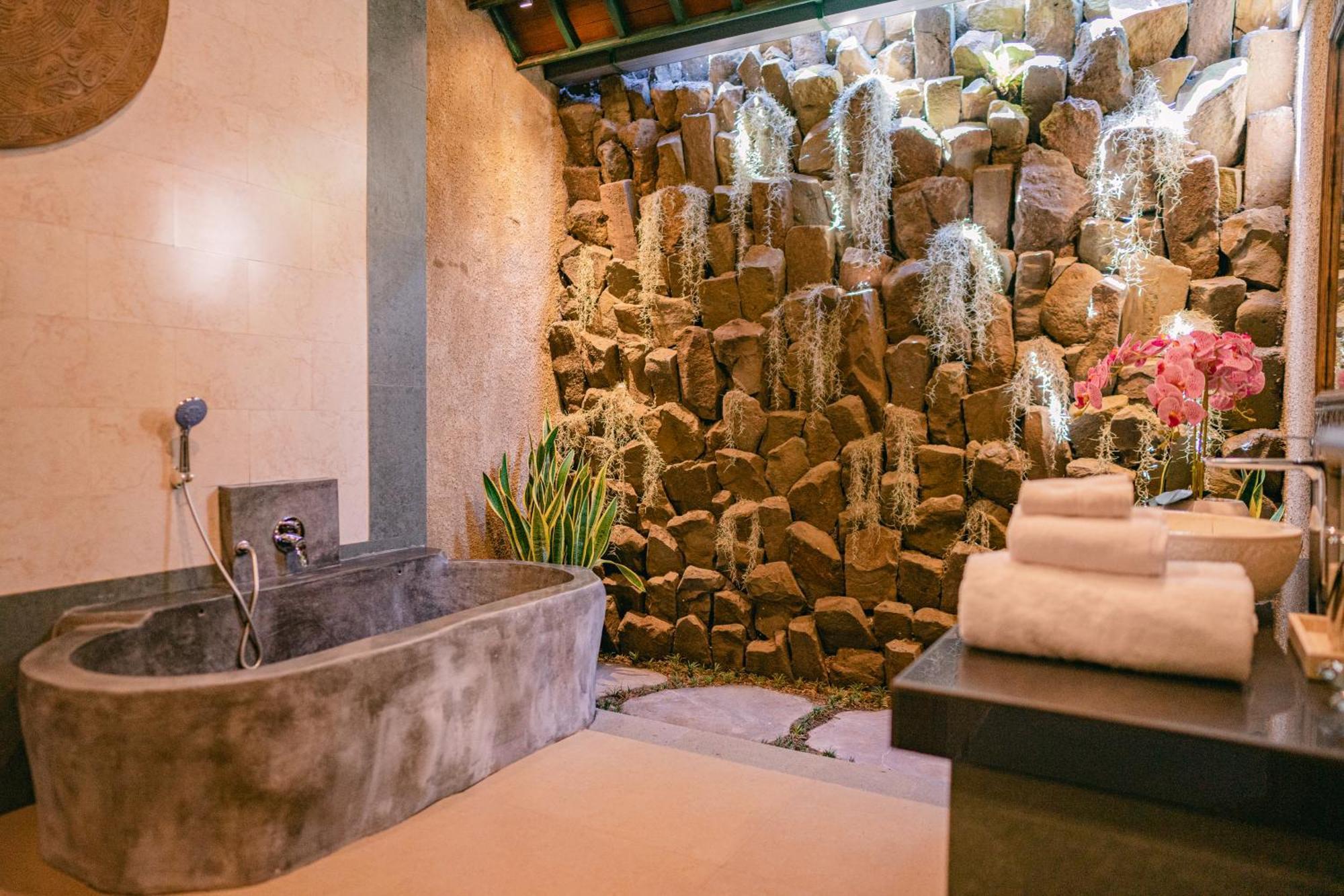 2 Seasons : Star - Luxury With Private Pool Villa *