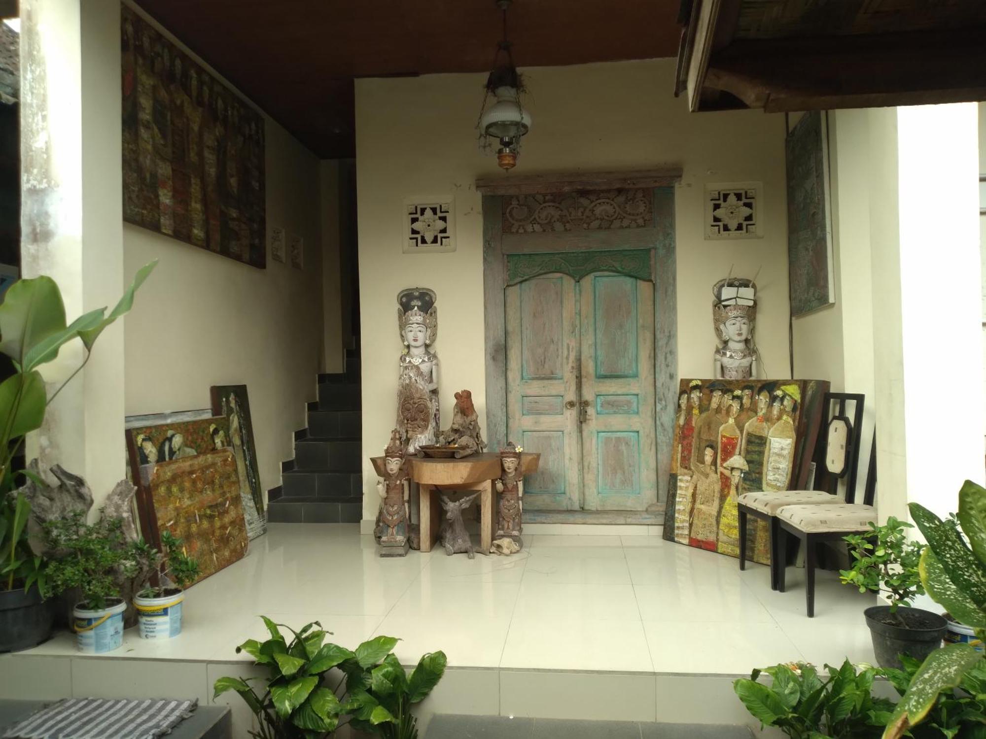 Drompok House