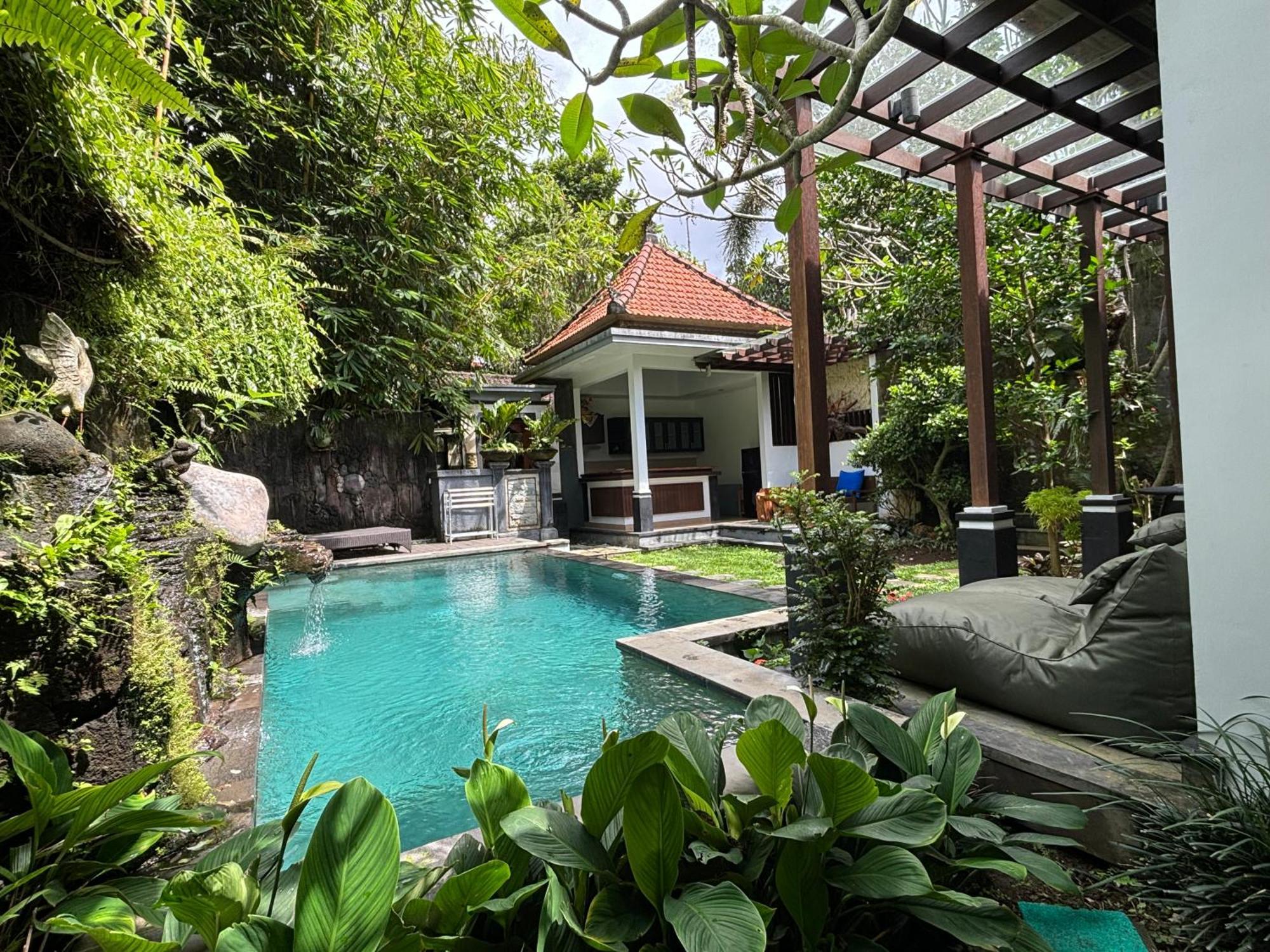 Bumbung Sari Villa *