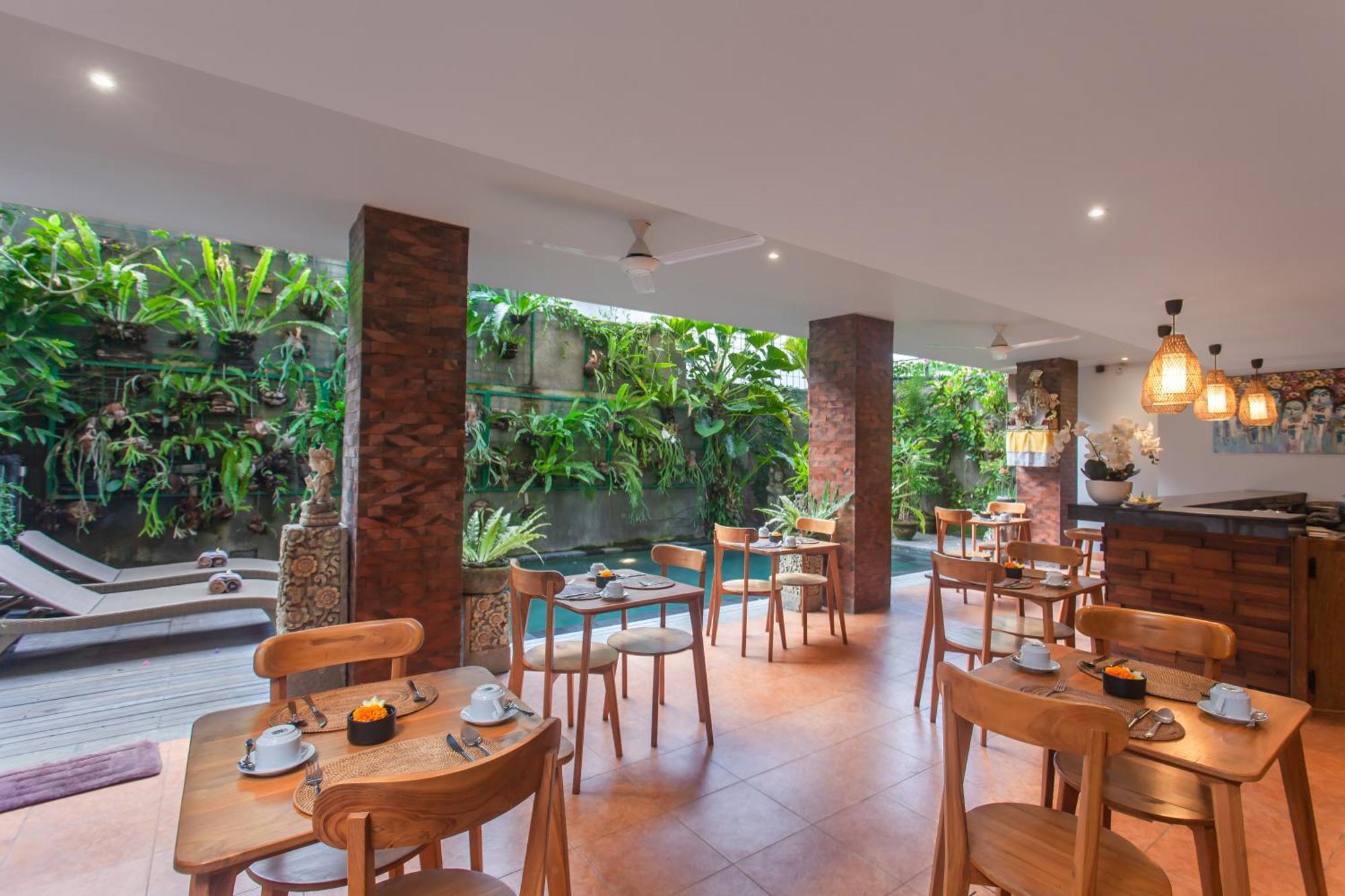 Ning By Pramana Guest house