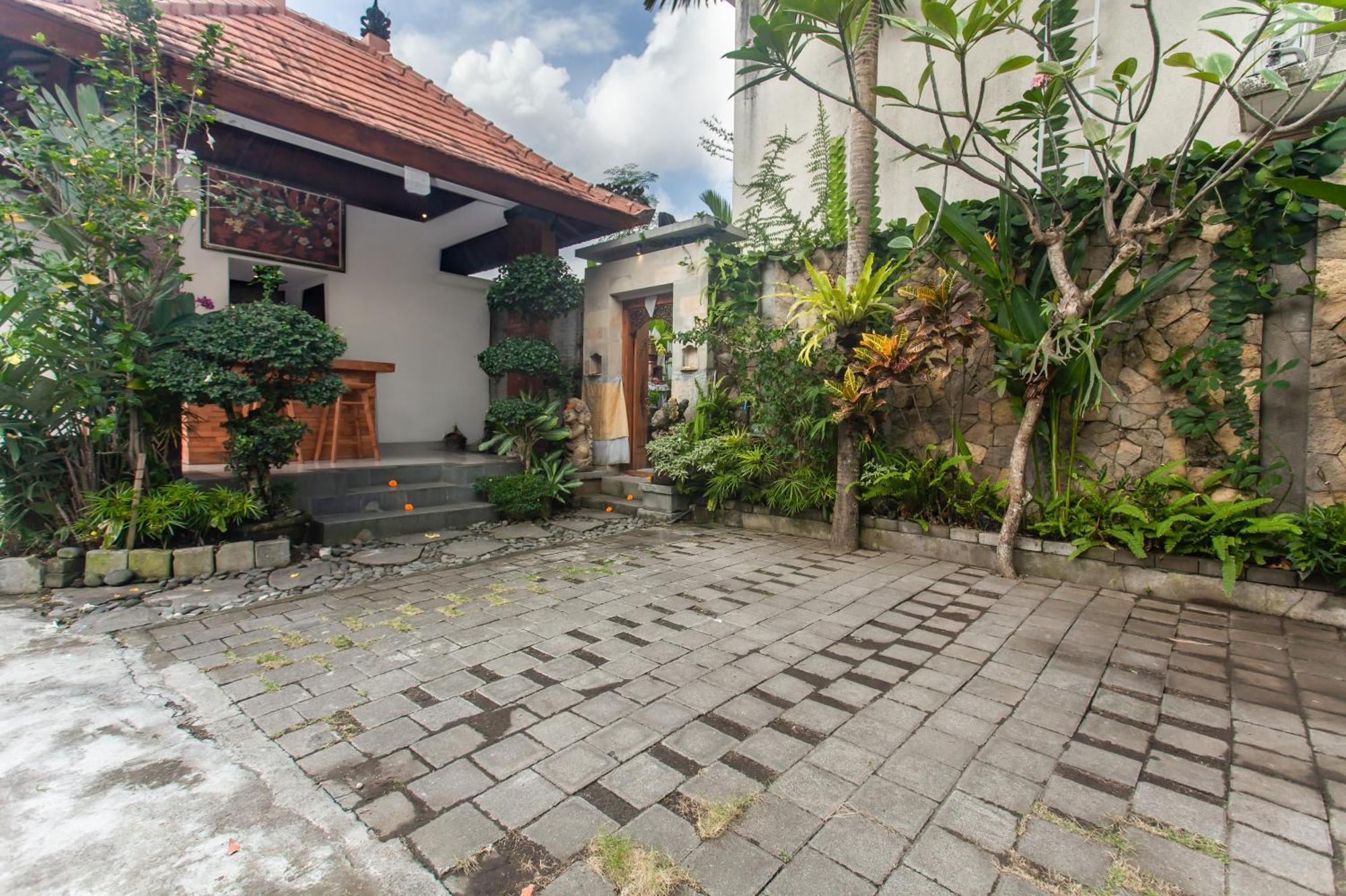 Ning By Pramana Guest house