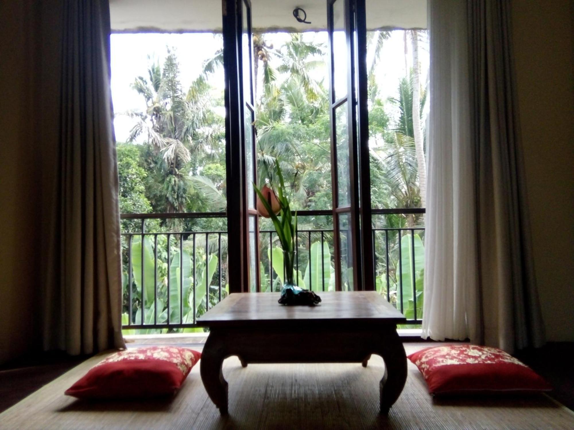 Manada Guesthouae Bed & Breakfast 3*