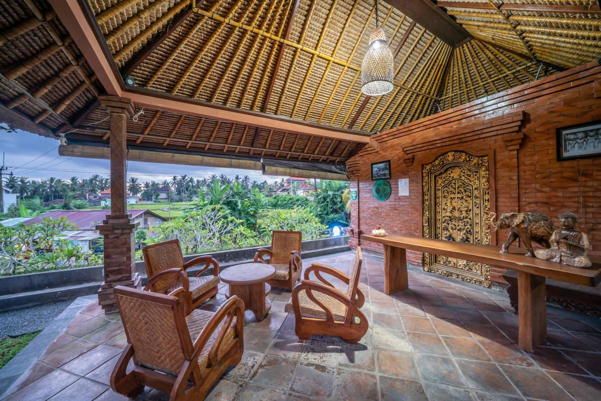 Uma Hotel 3*