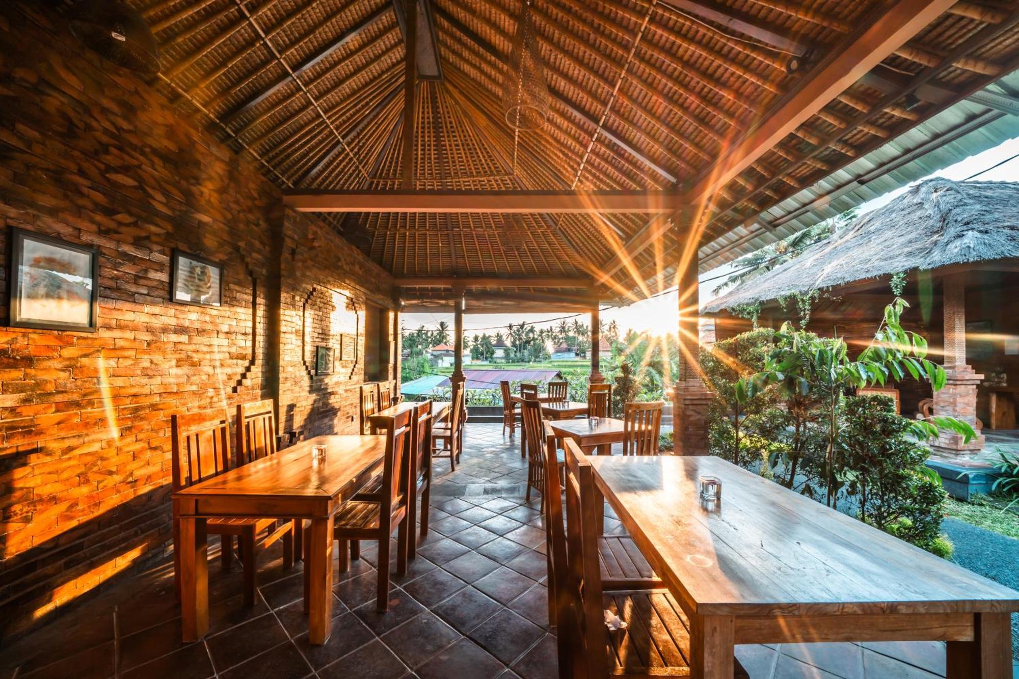Uma Hotel