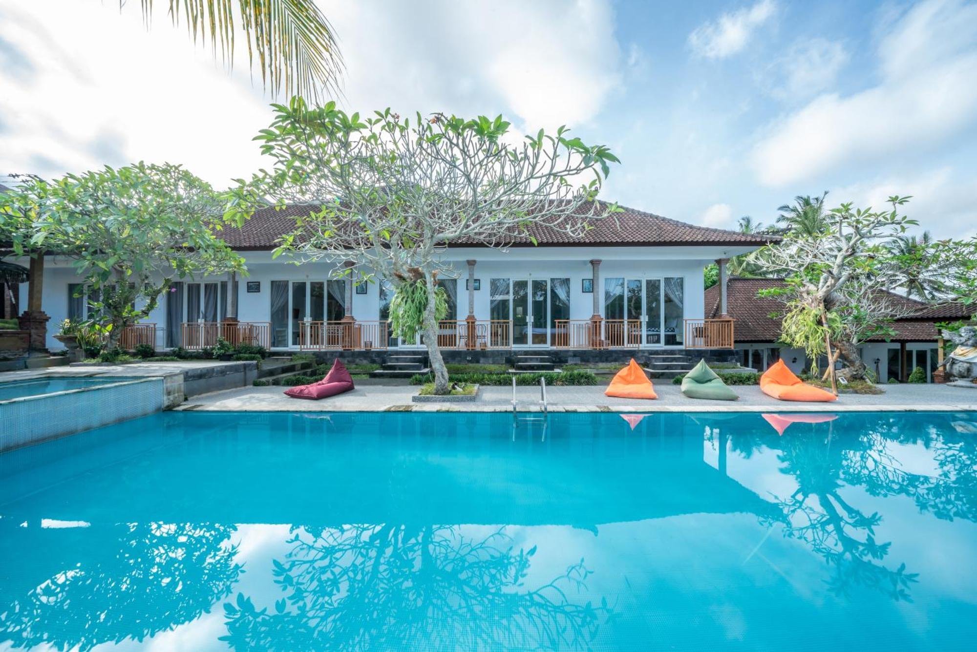 Uma Hotel 3*