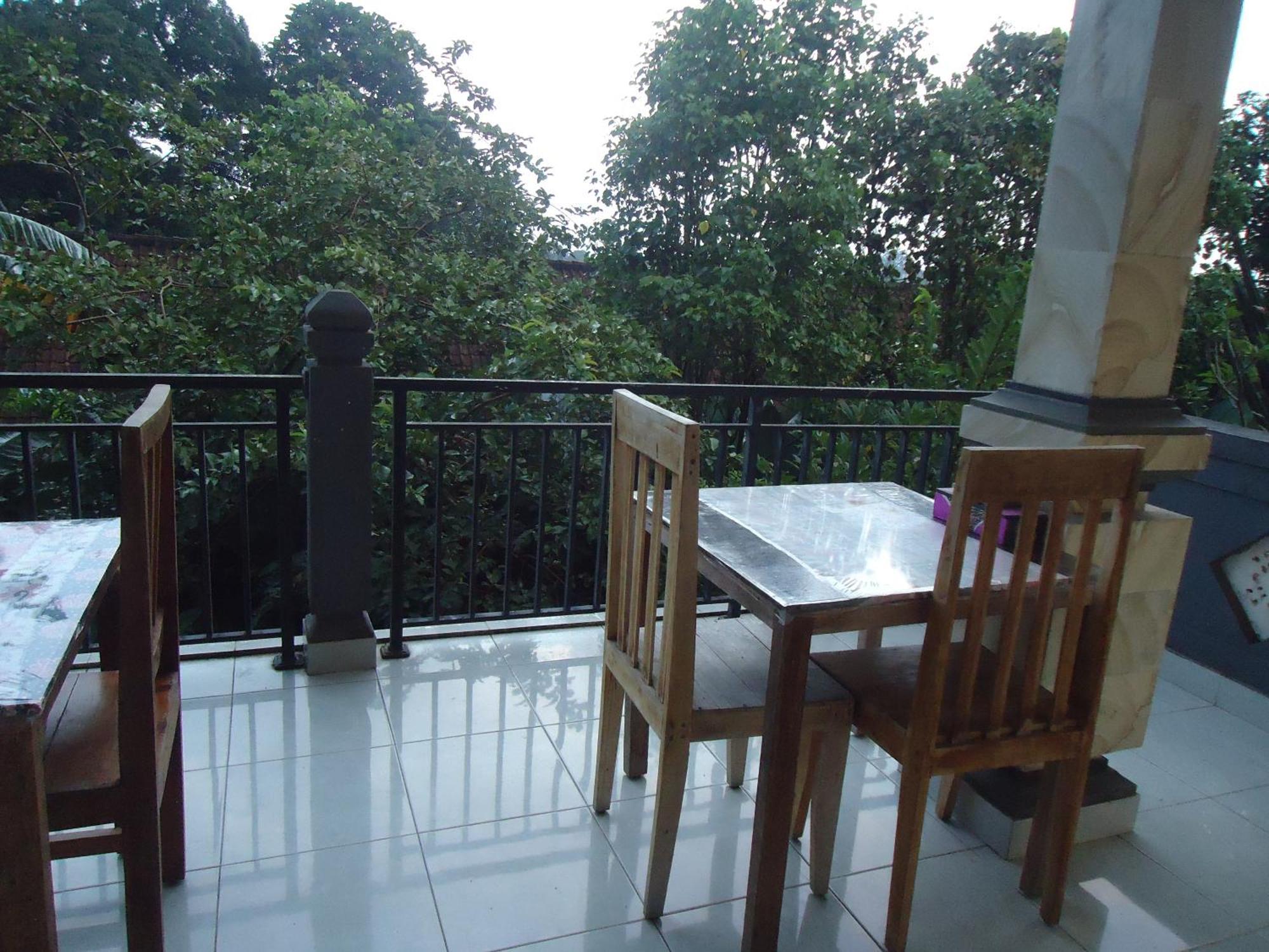 Kenari House