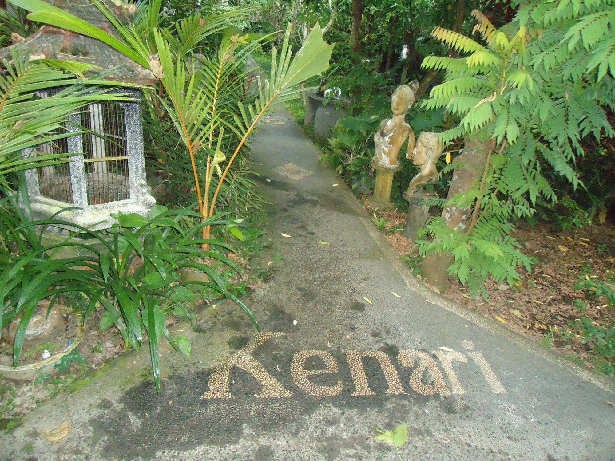 Kenari House 2*