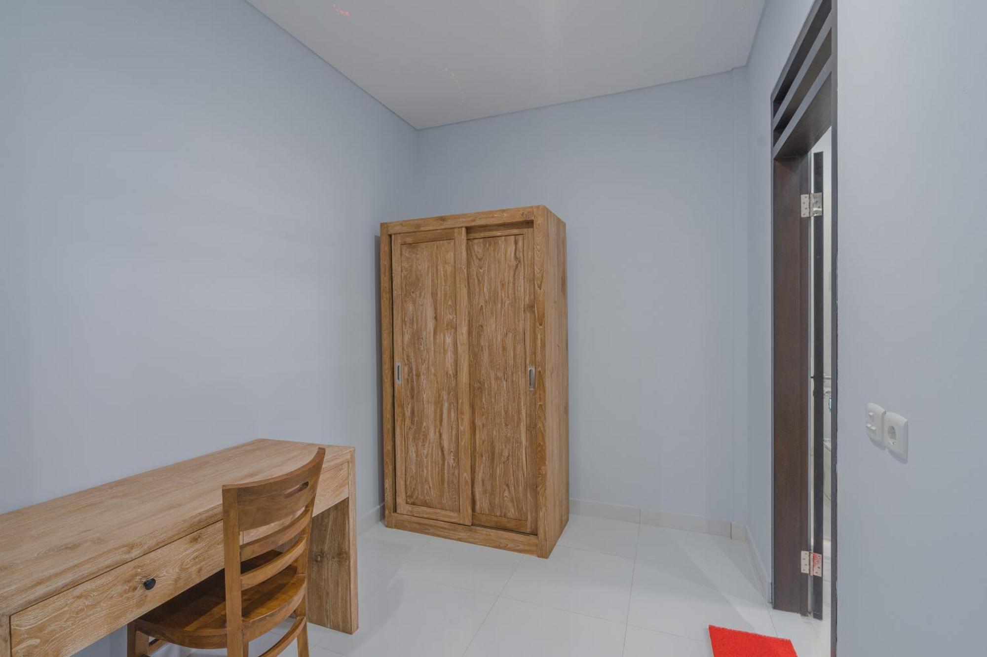 Frida 2 In By Deals Hospitality *