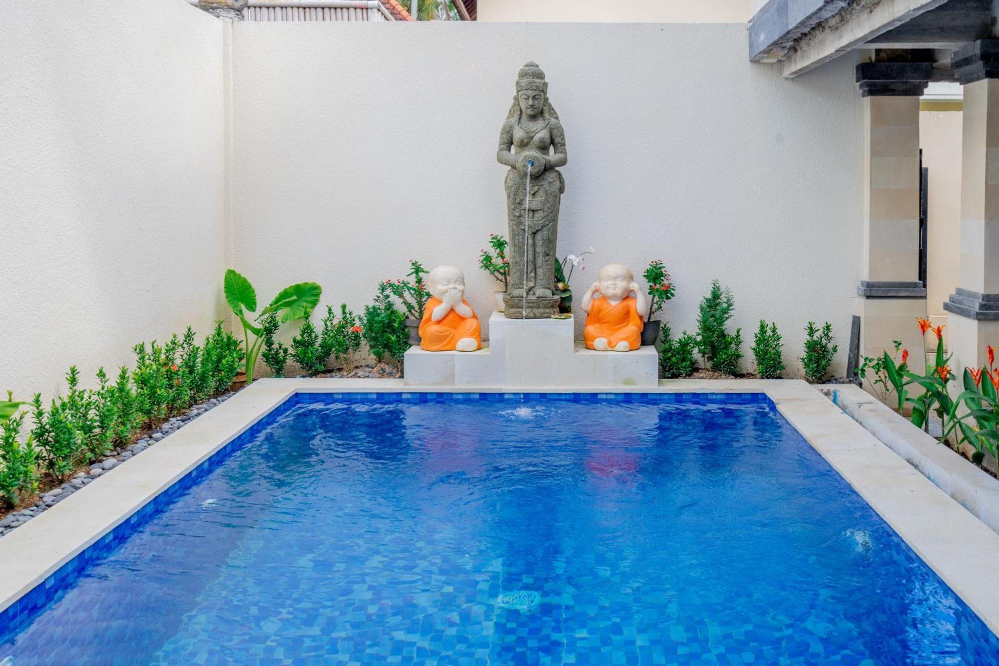 Frida 2 In By Deals Hospitality *