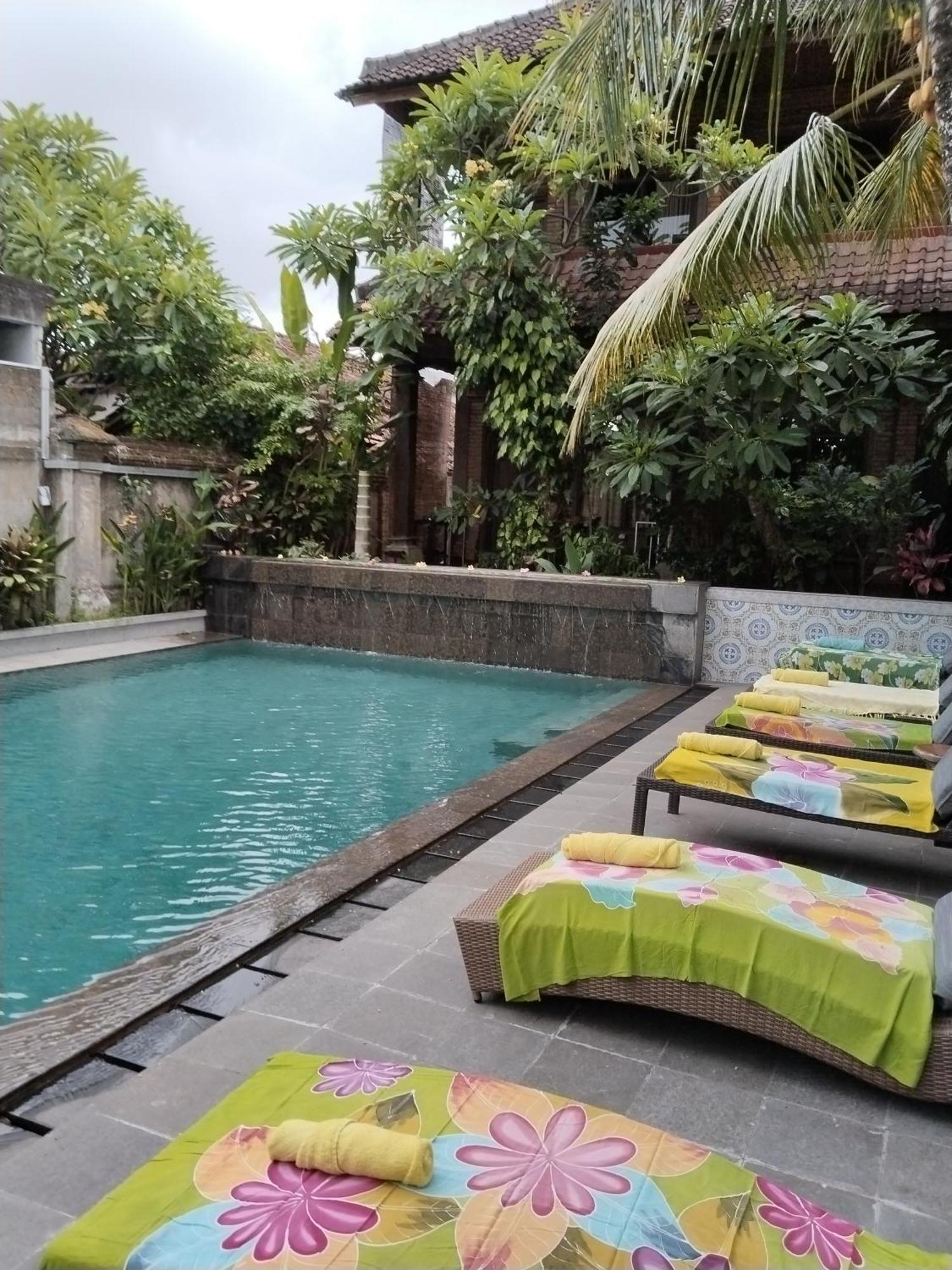 Wisma tamu Dewa 2*