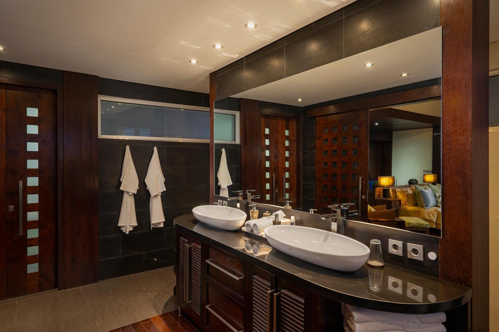 The Luxe