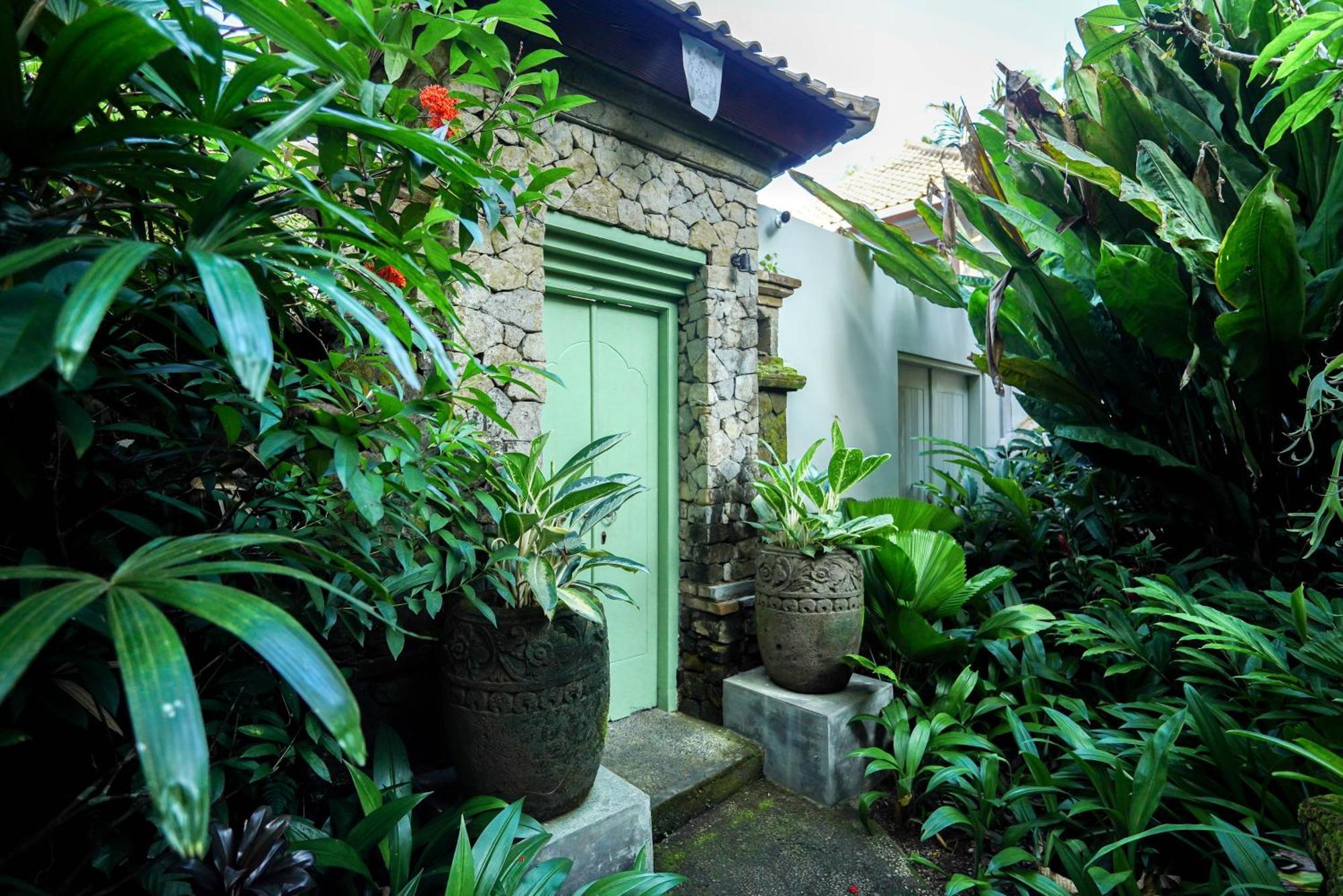 The Ubari Bali - Luxury Riverside Escape Villa