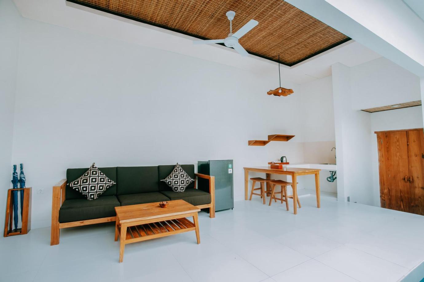 Mahayoga Private Pool And Resto
