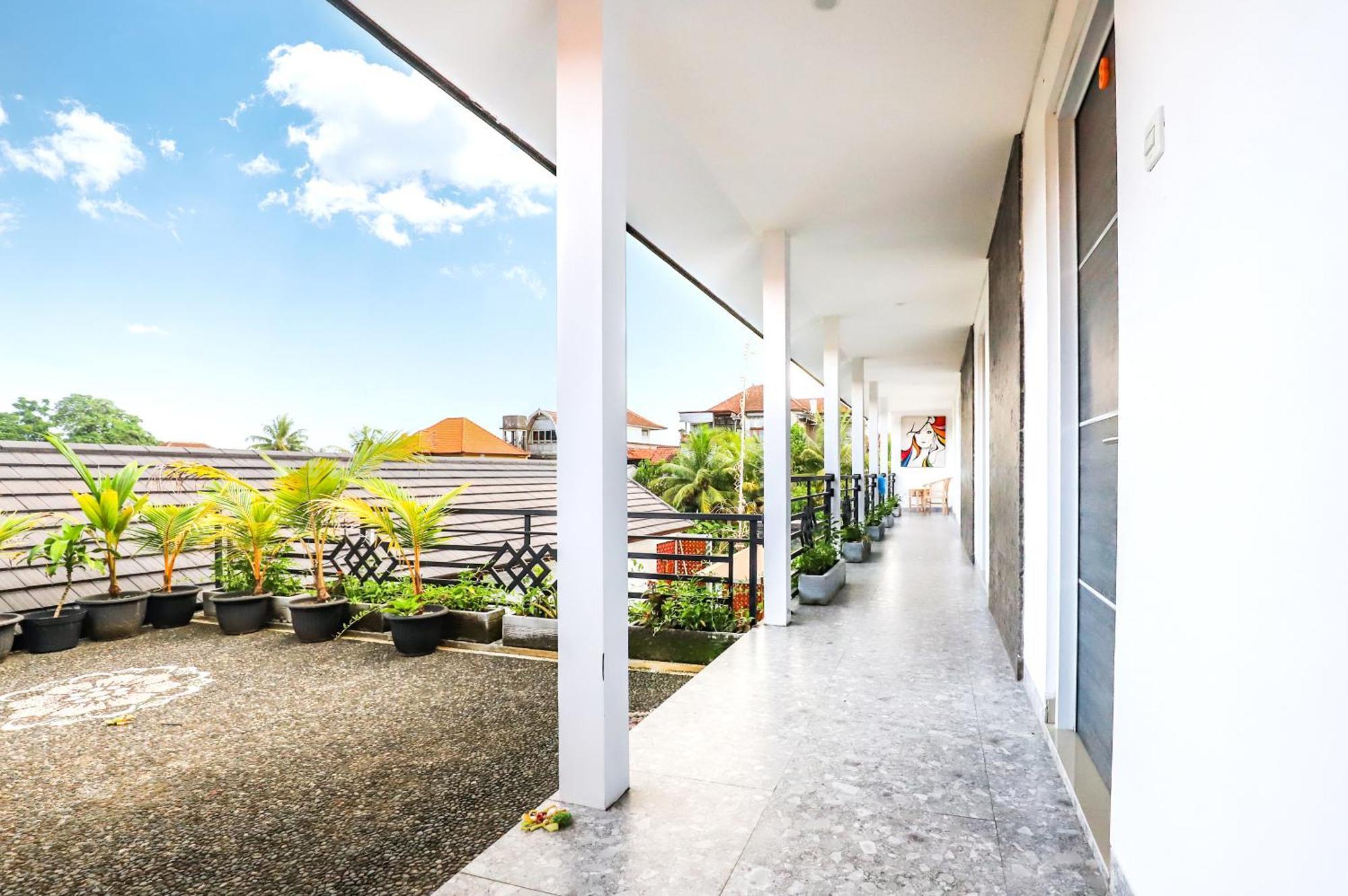 White Blue House 1 - Pvt Room, Shared Pool&kitchen Guest house