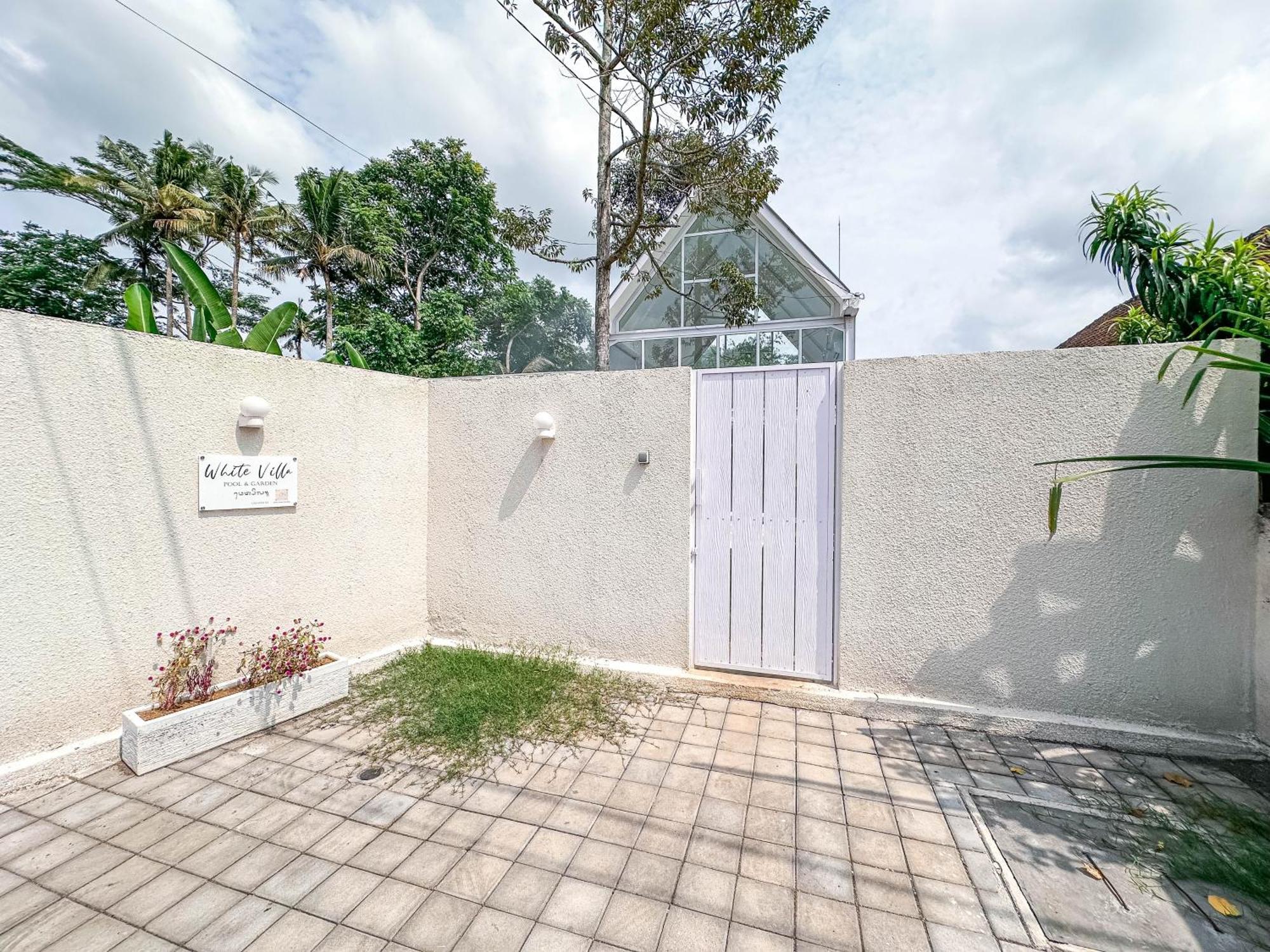 Villa White By Supala *