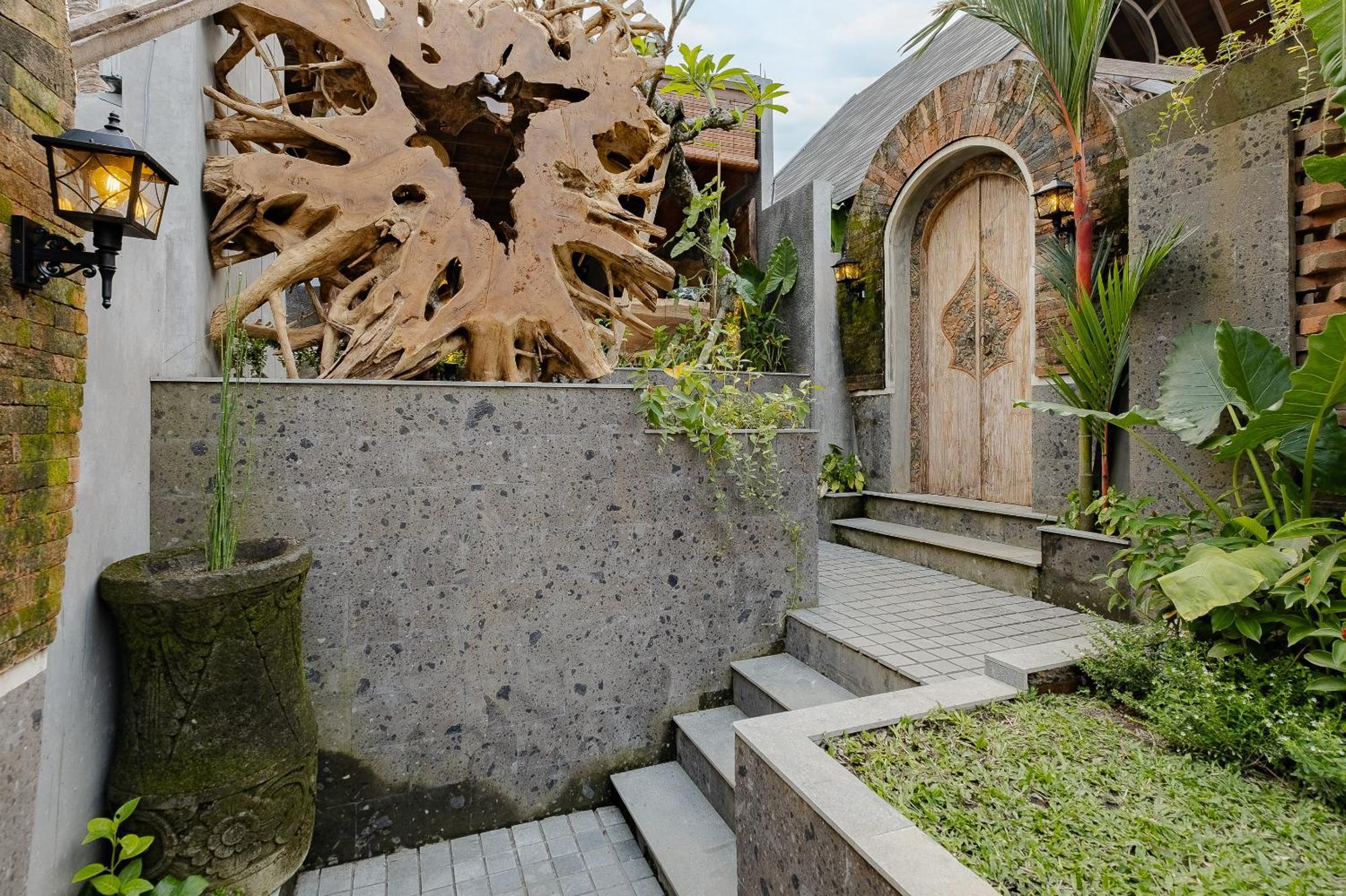 Villa Agastya *