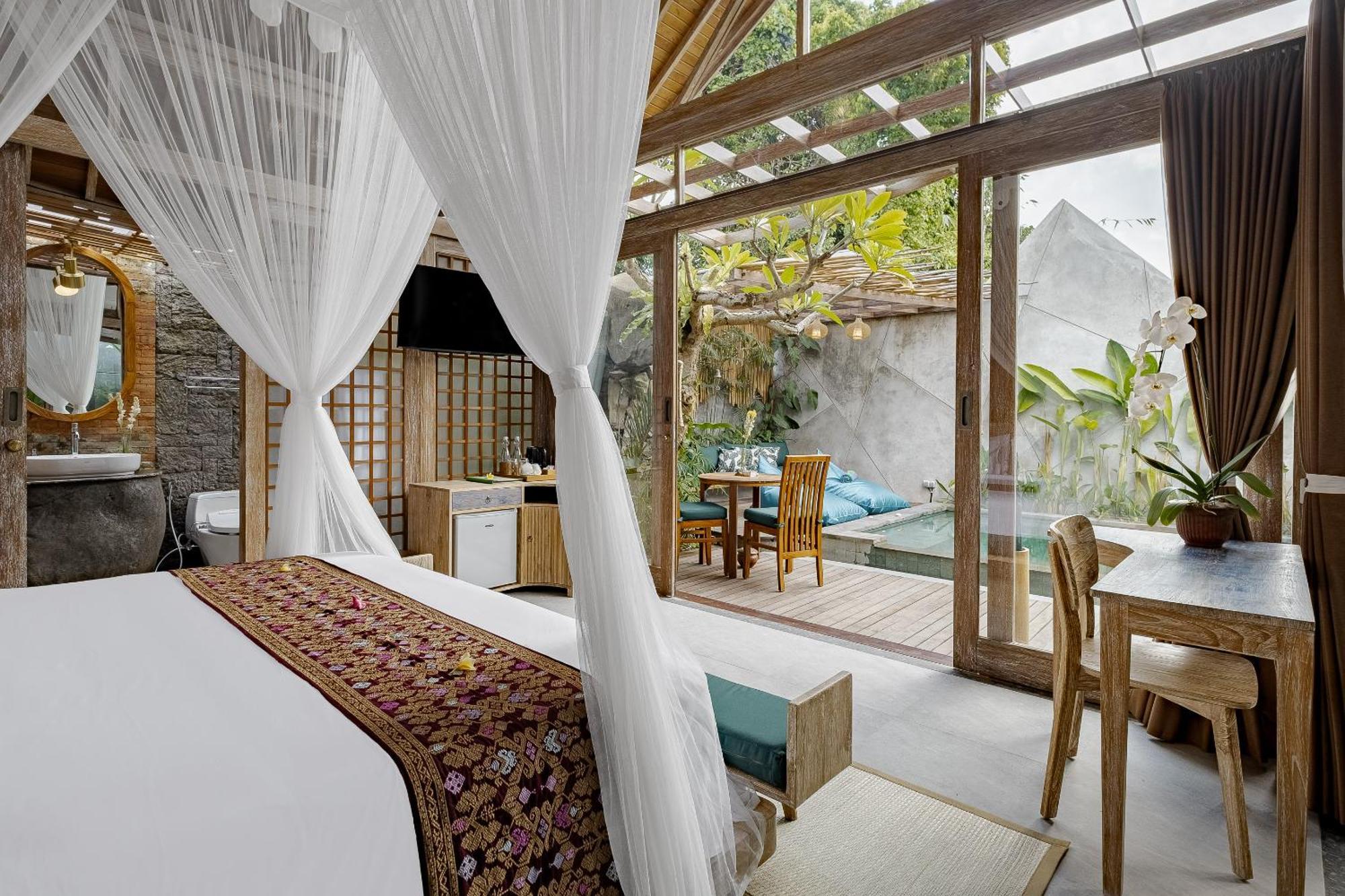 Villa Agastya *