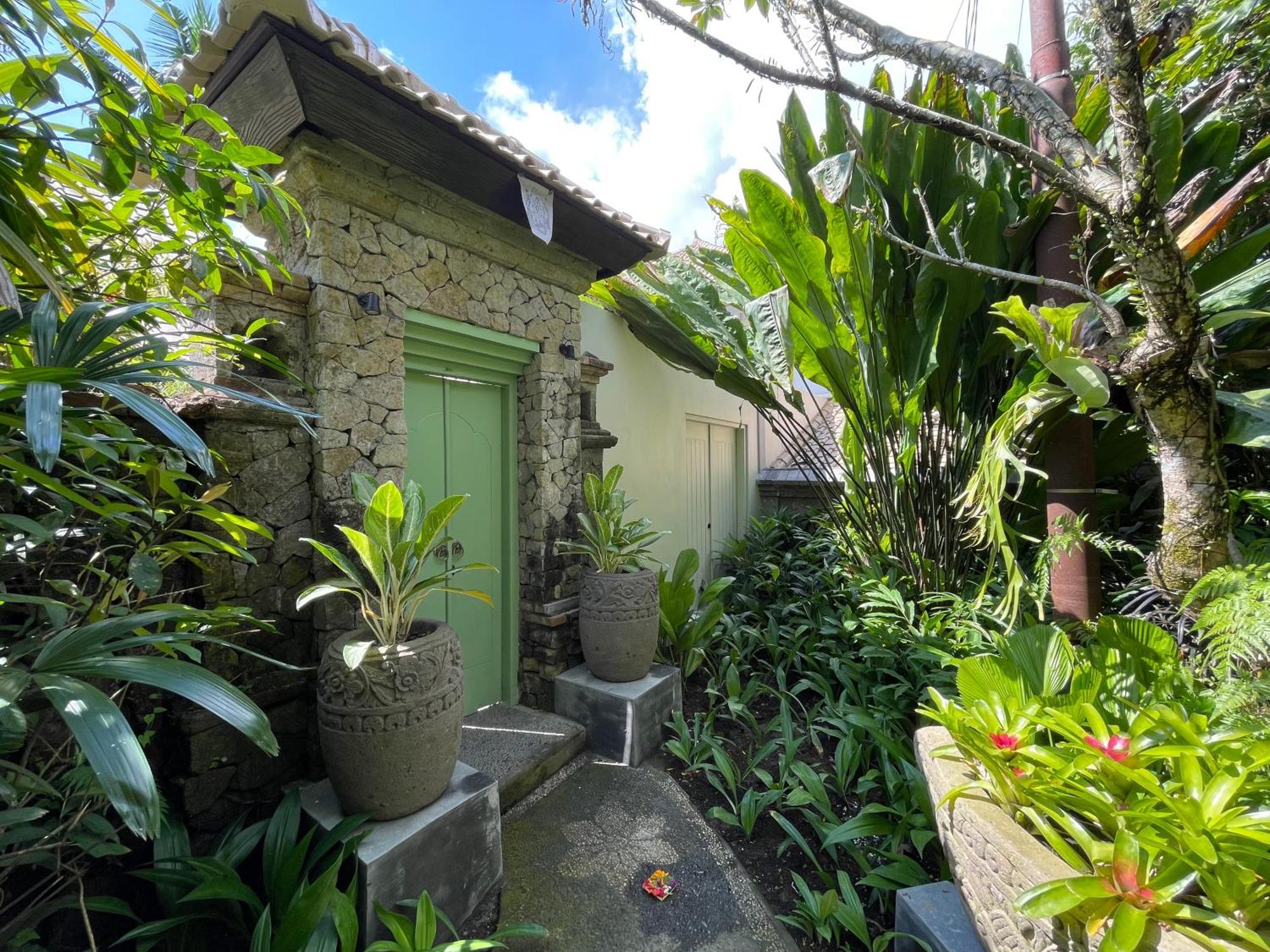 The Ubari Bali - Luxury Riverside Escape Villa