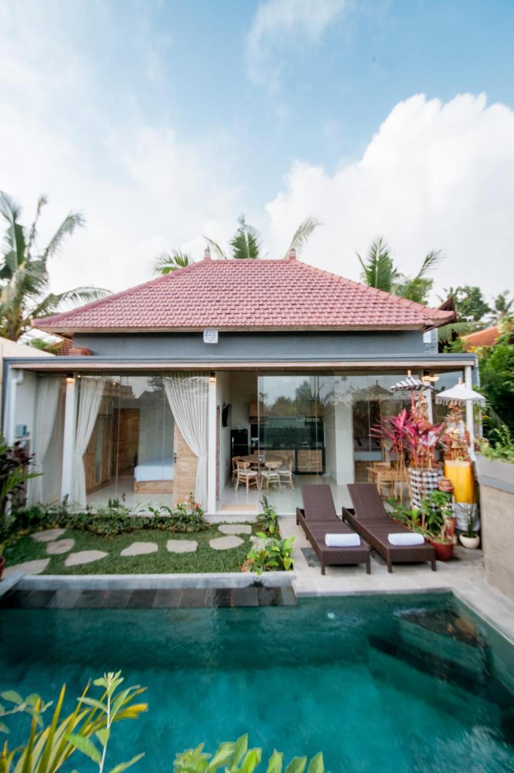 Mb * Ubud (Bali)