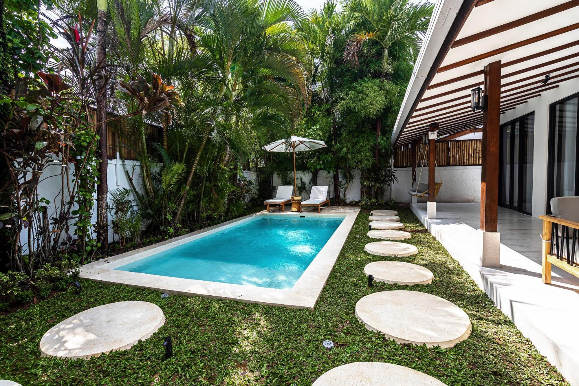 Blue Wave Luxury 3 Bedroom & Private Pool Villa
