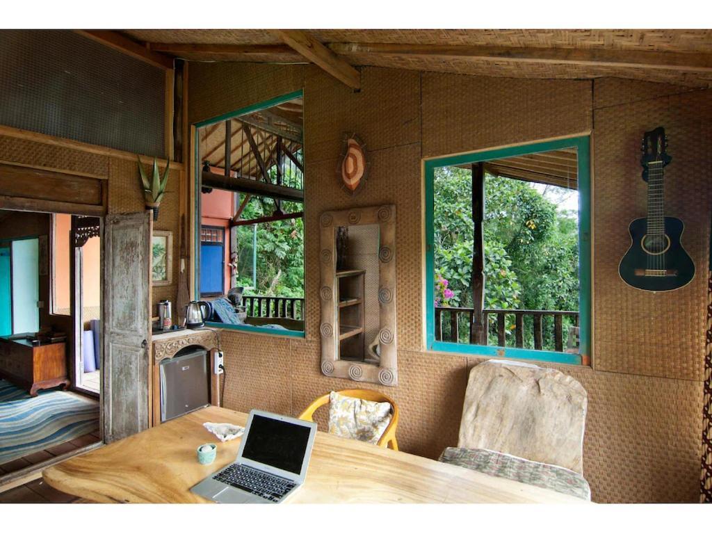 Greenspiracy House Apartemen Ubud (Bali)