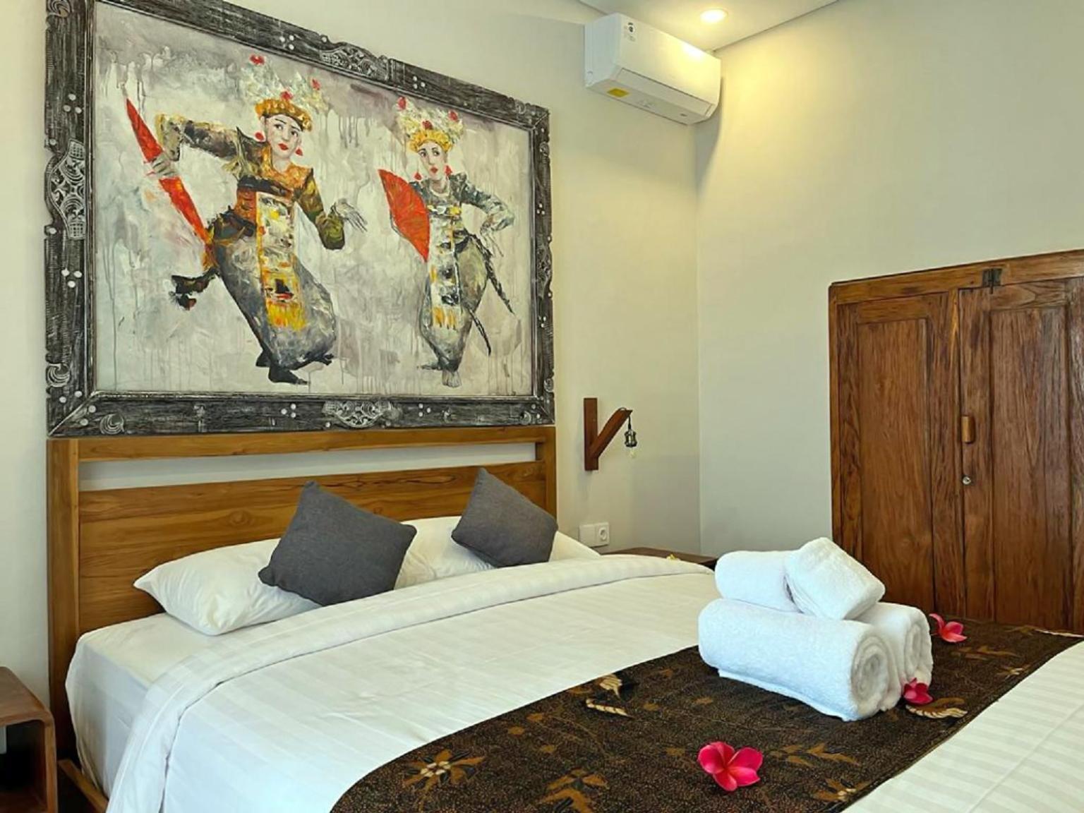 Villa Eka Wood *