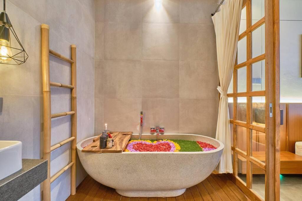 New! 2br Japanese Tropical Style In