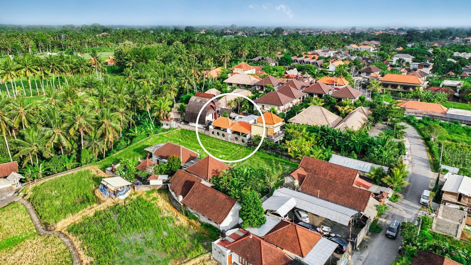 Dua Art 1: Creative Space Near Titibatu Club Villa
