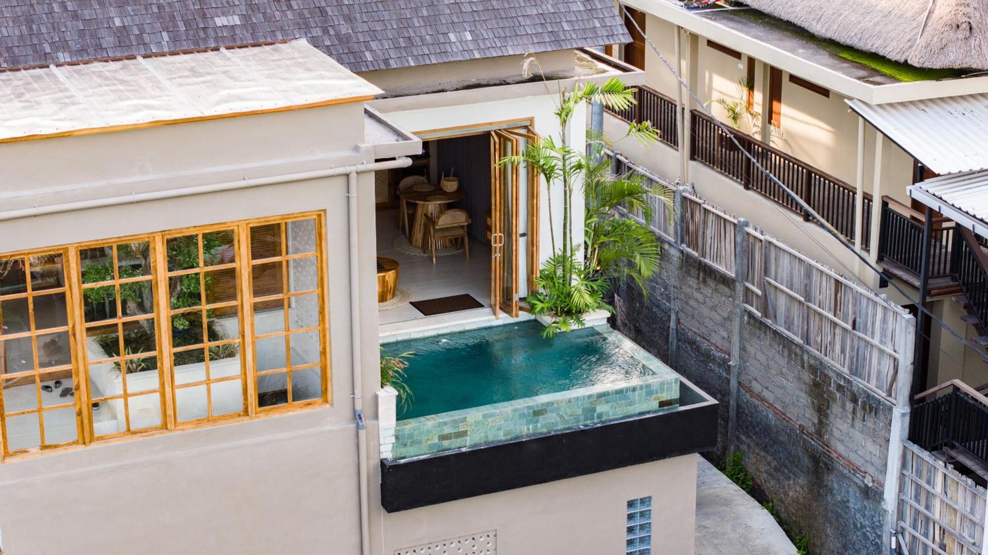 Beyond 3bdr, 2 Fl, 2 Pools, 2 Living