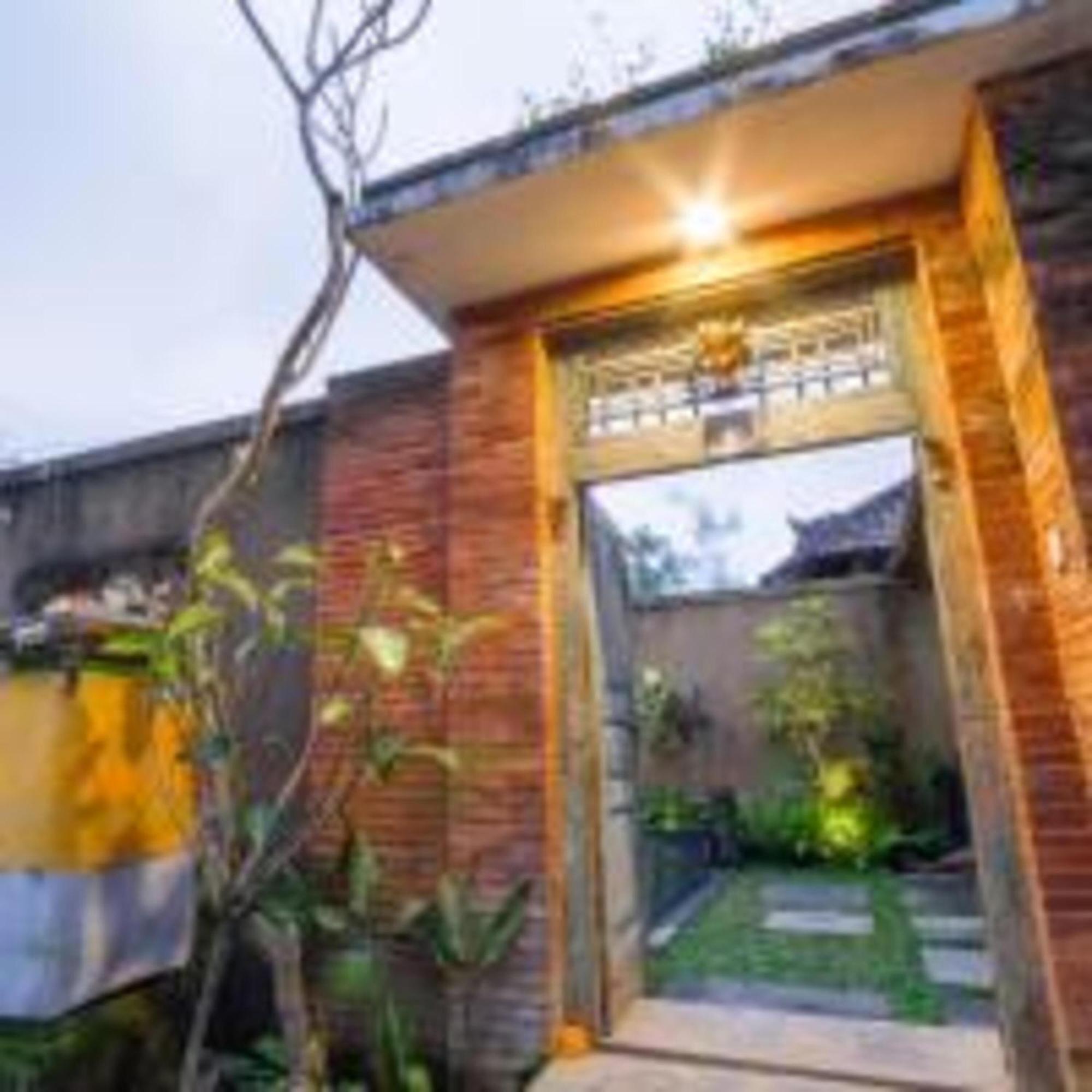 Red Lily By Prasi Villa Ubud (Bali)