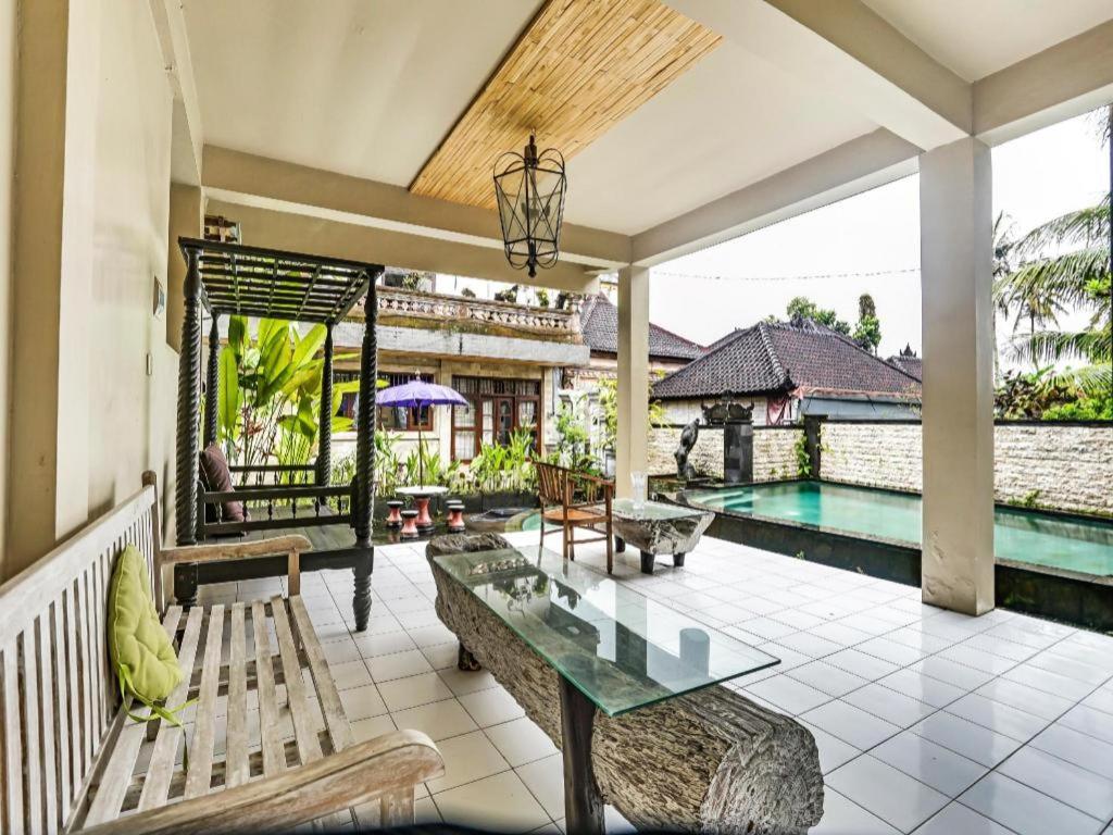 Hotel Oyo 90640 Agung Kartini 2*